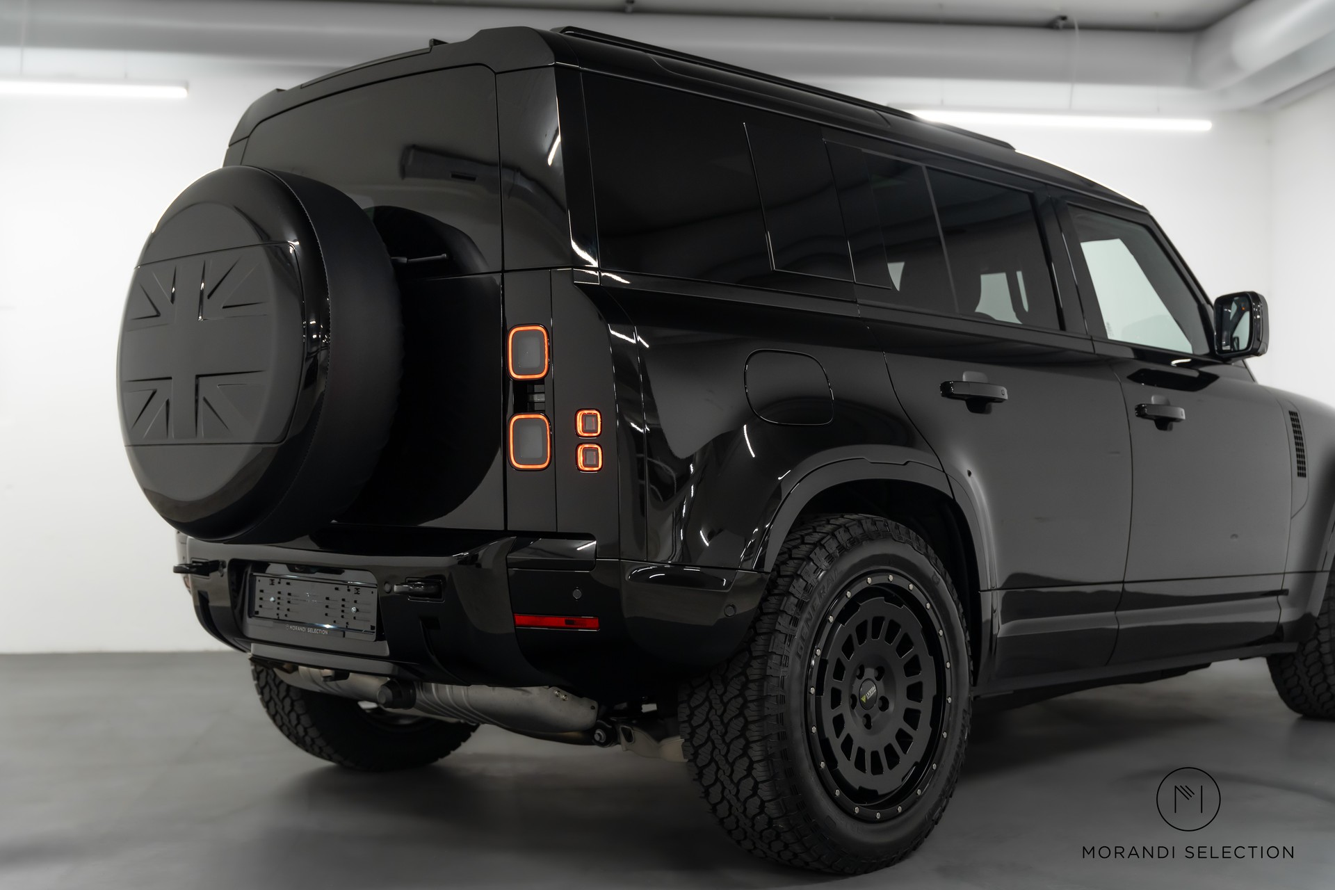 LAND ROVER Defender 110 3.0 D I6 250 X-Dynamic SE-image-4