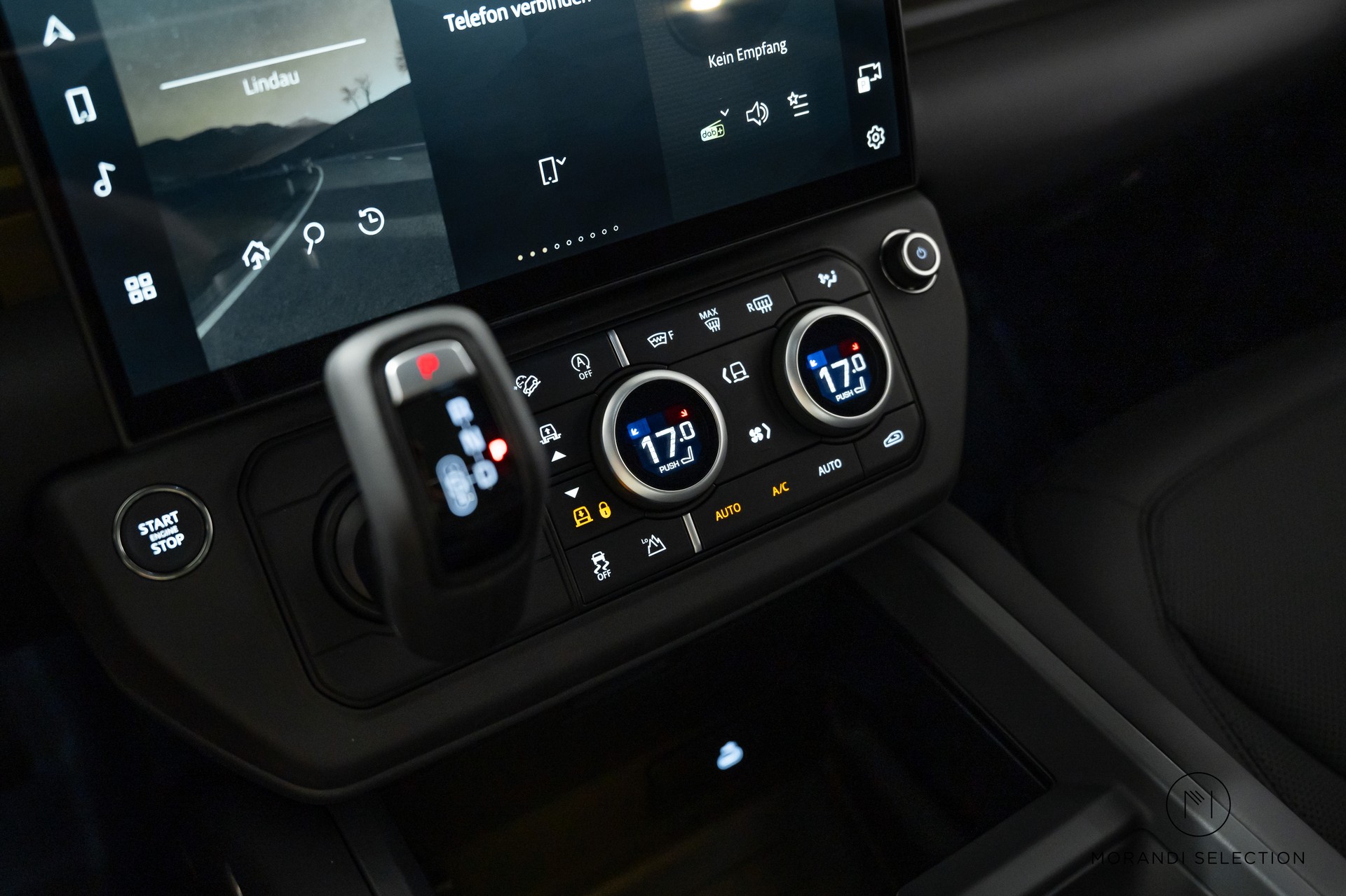 LAND ROVER Defender 110 3.0 D I6 250 X-Dynamic SE-image-27