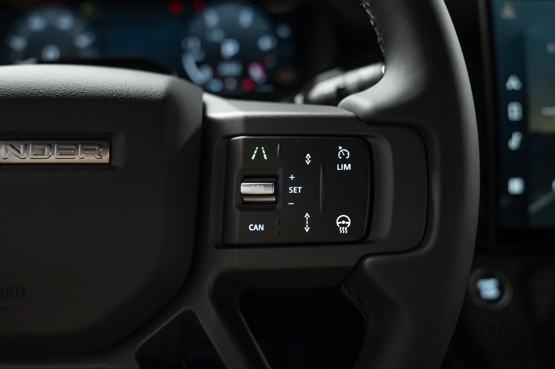 LAND ROVER Defender 110 3.0 D I6 250 X-Dynamic SE-image-24