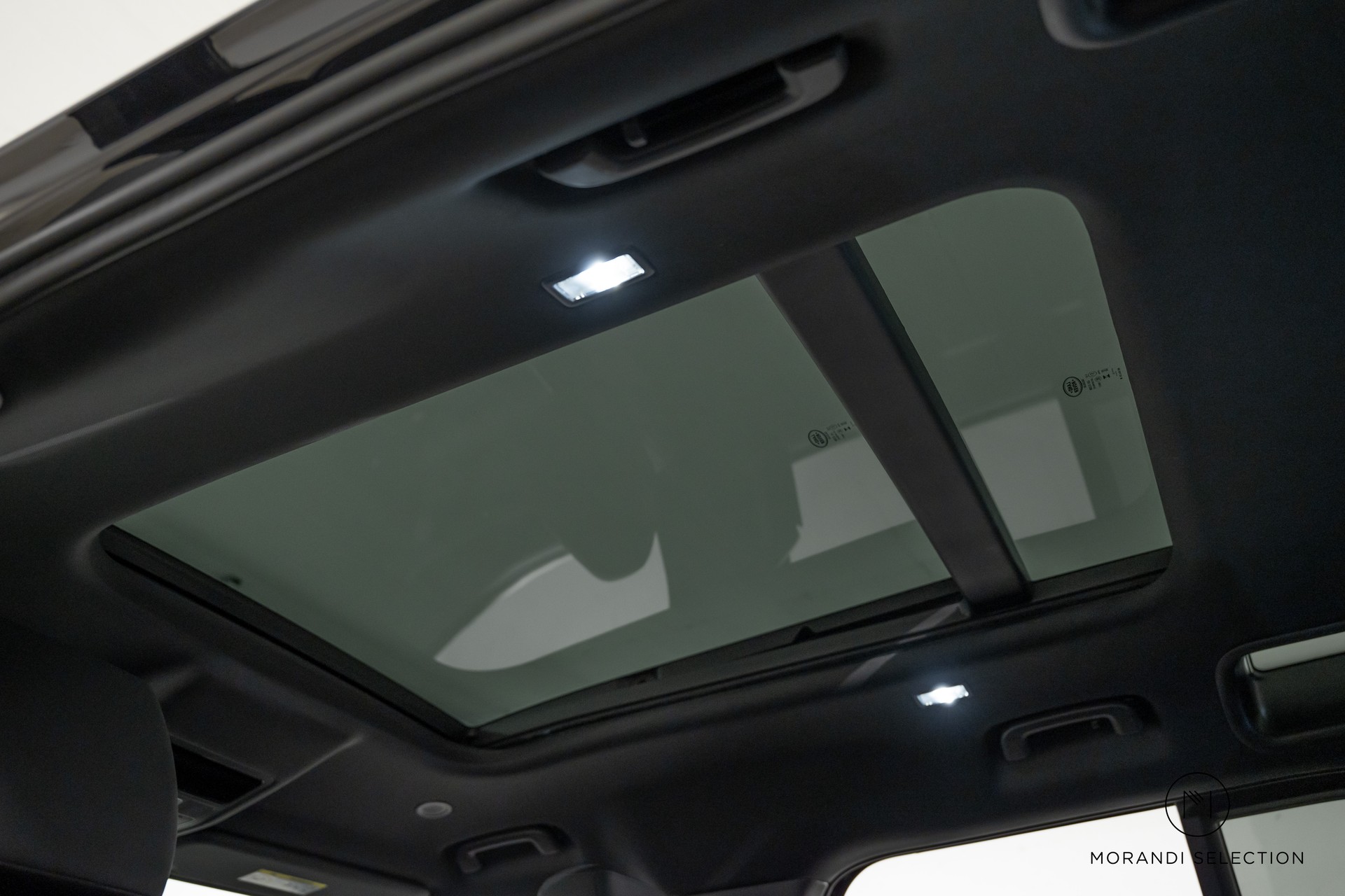 LAND ROVER Defender 110 3.0 D I6 250 X-Dynamic SE-image-19
