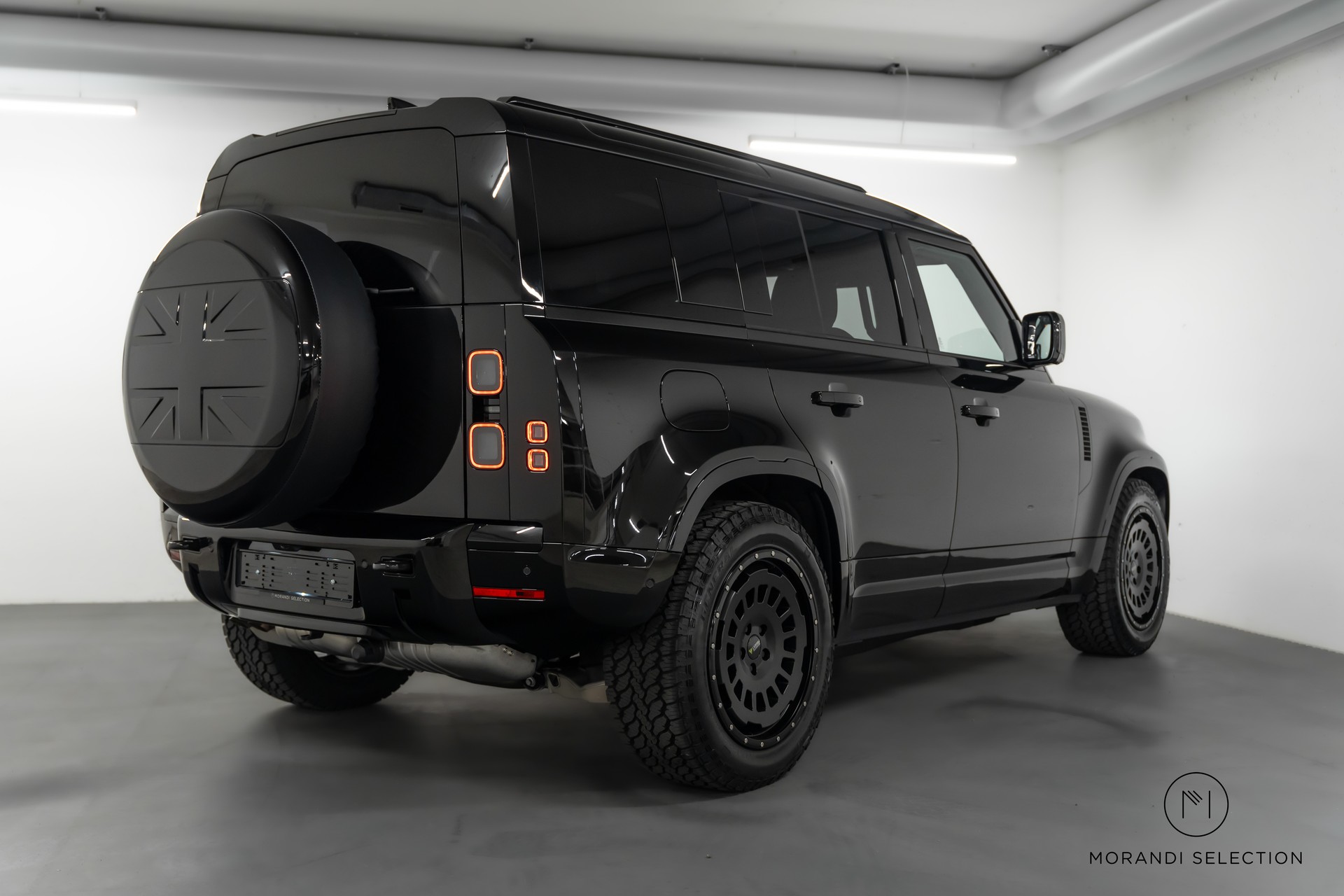 LAND ROVER Defender 110 3.0 D I6 250 X-Dynamic SE-image-2
