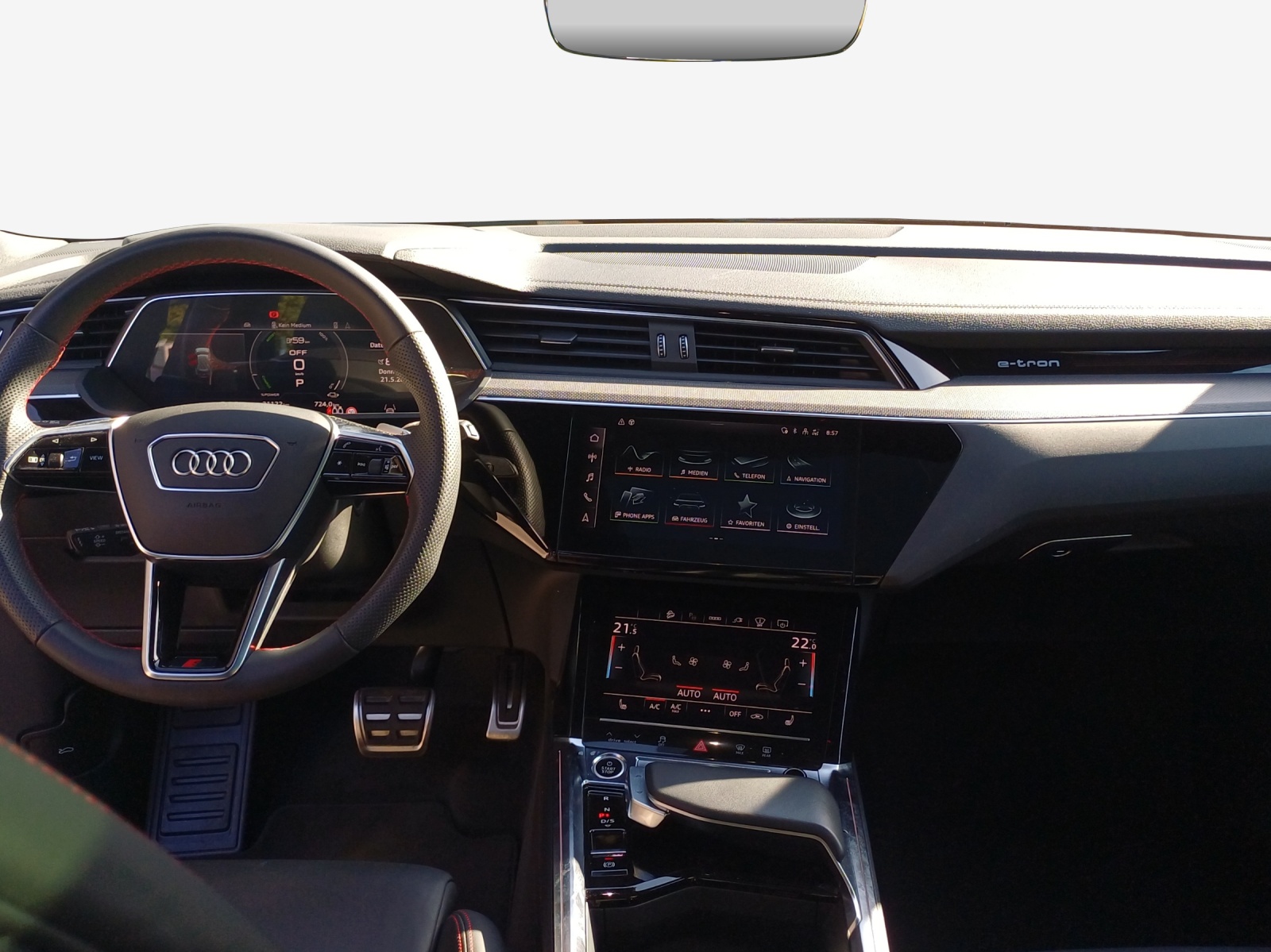 AUDI Q8 50 e-tron Black Edition quattro-image-9