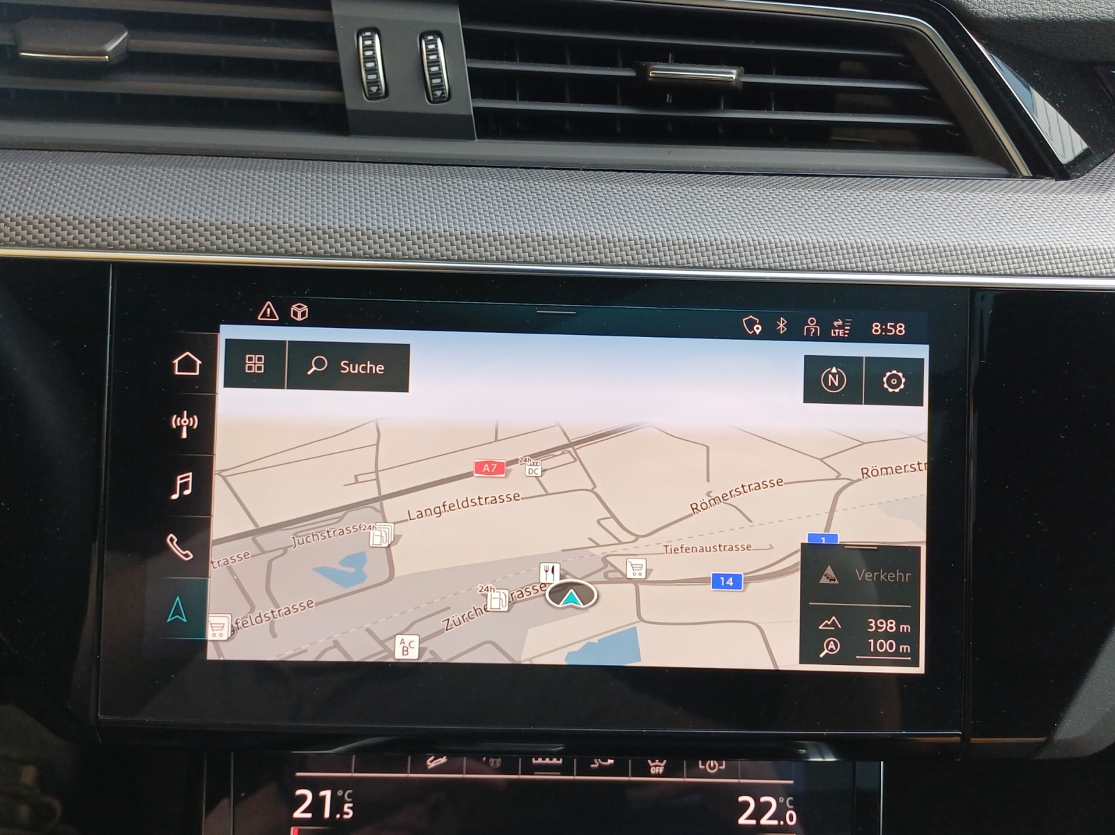 AUDI Q8 50 e-tron Black Edition quattro-image-16
