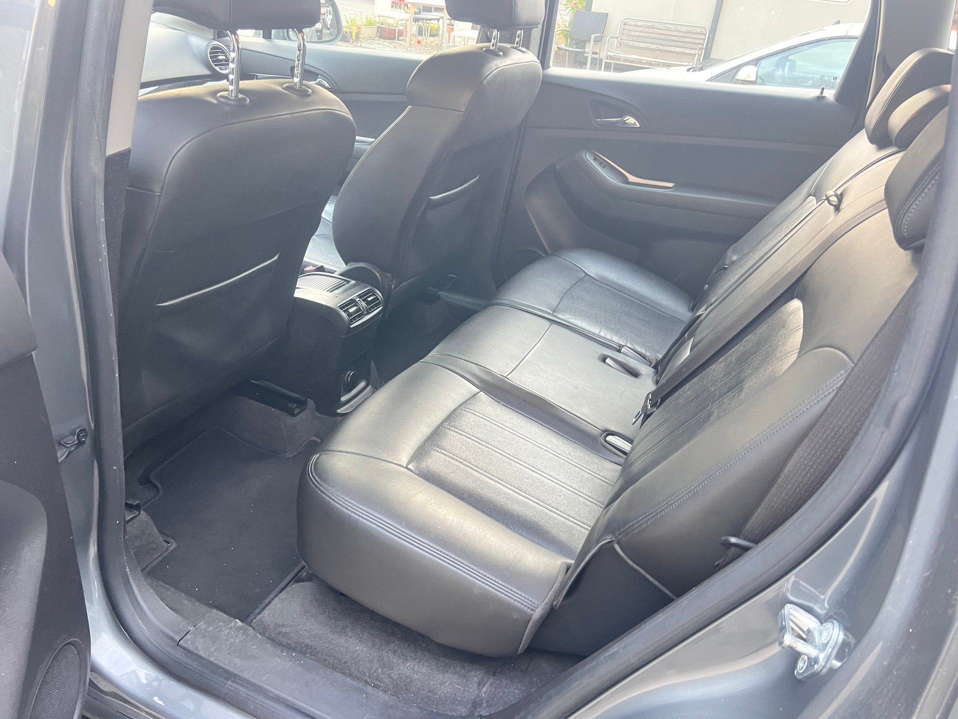 CHEVROLET Orlando 2.0 VCDi LT Automatic-image-6