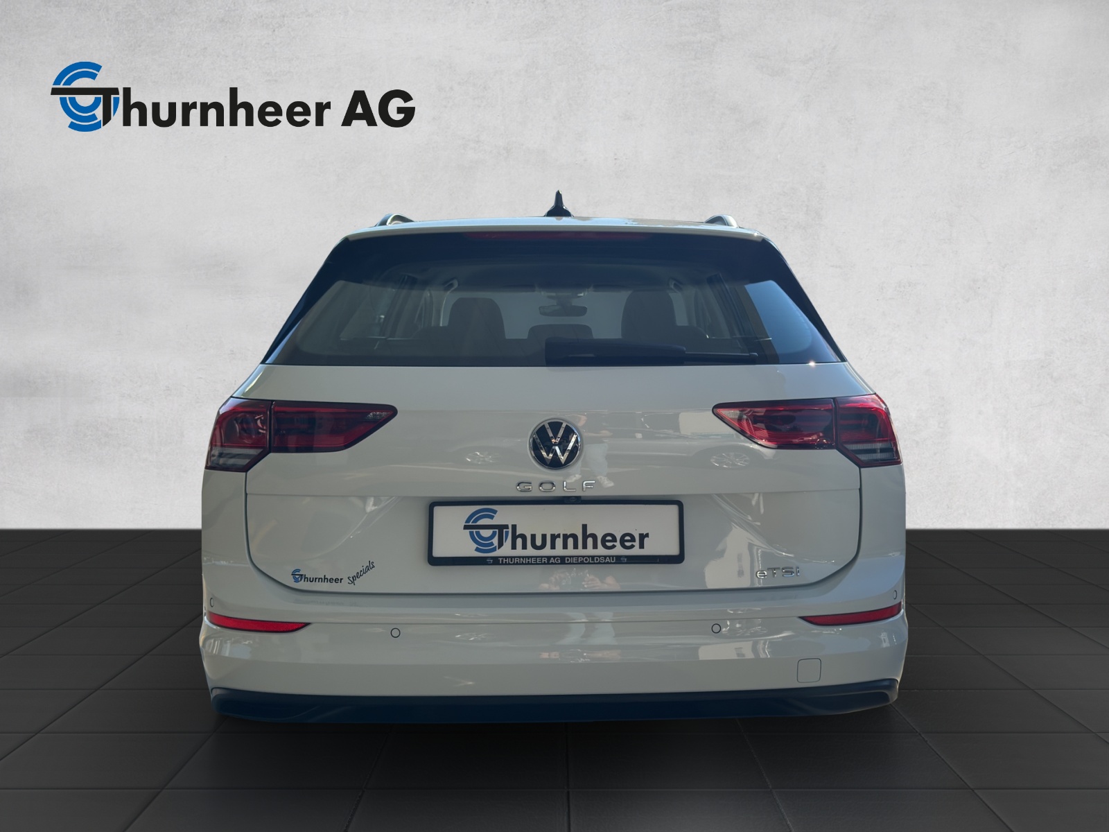 VW Golf Variant 1.0 eTSI mHEV Life DSG-image-4