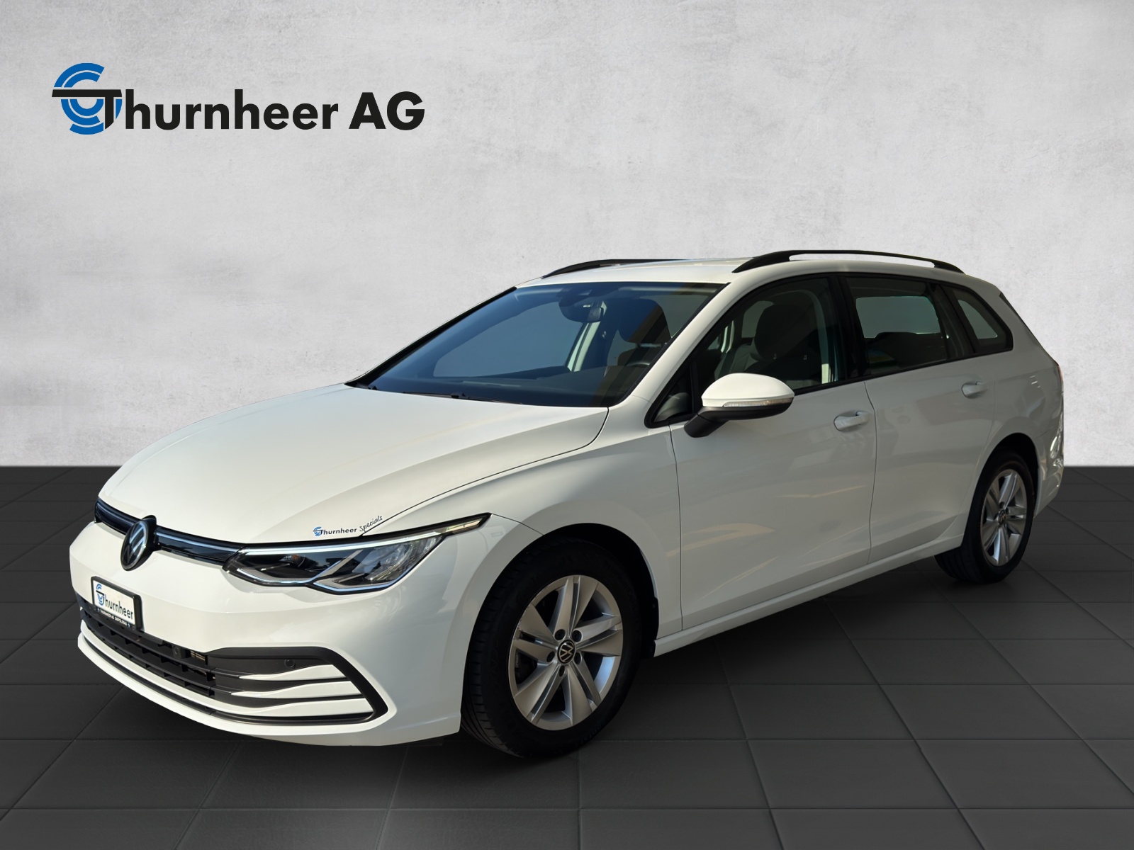 VW Golf Variant 1.0 eTSI mHEV Life DSG-image-1