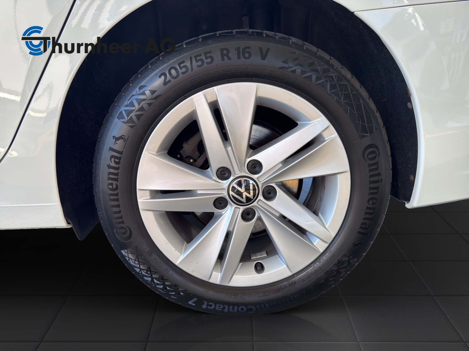 VW Golf Variant 1.0 eTSI mHEV Life DSG-image-13