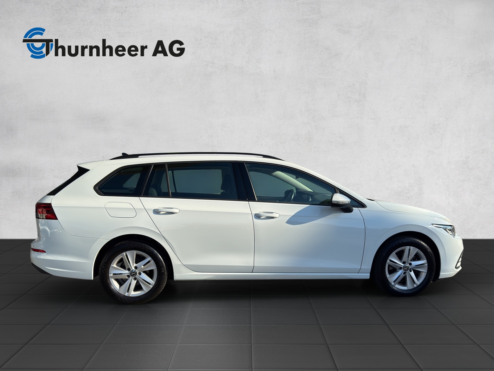 VW Golf Variant 1.0 eTSI mHEV Life DSG-image-6