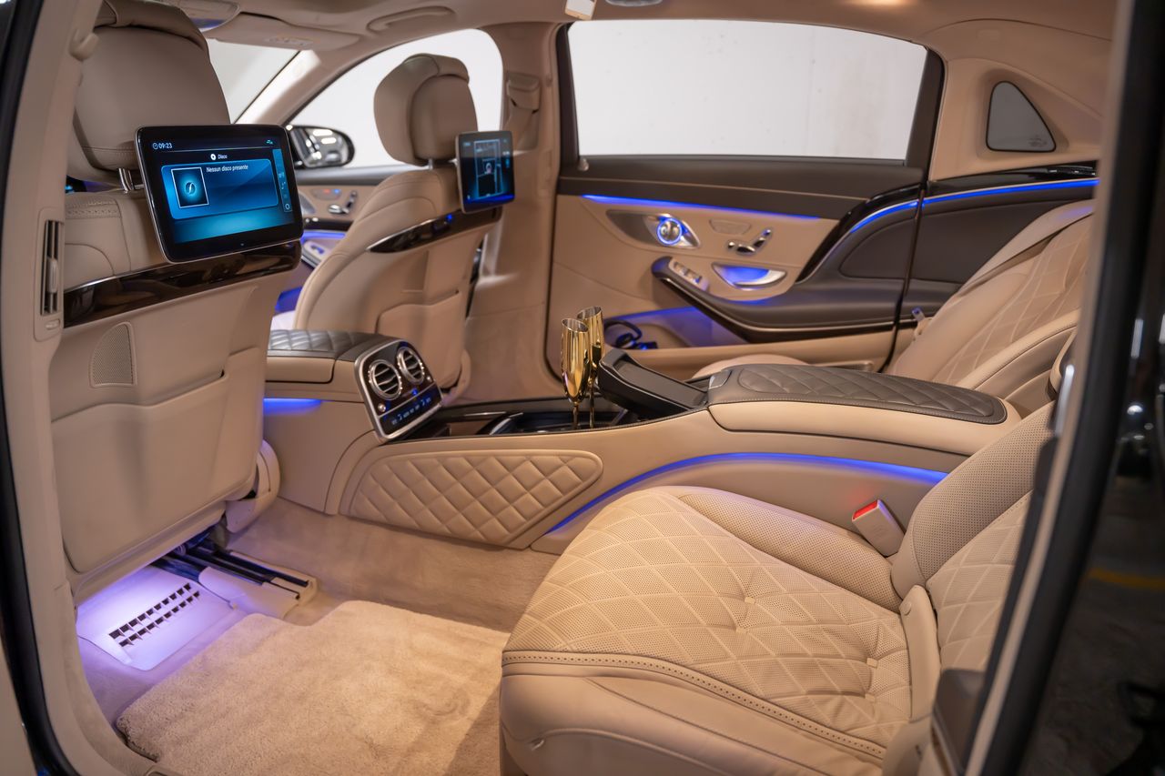 MERCEDES-BENZ S 560 Maybach 4Matic 9G-Tronic-image-9