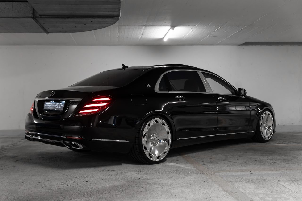 MERCEDES-BENZ S 560 Maybach 4Matic 9G-Tronic-image-4