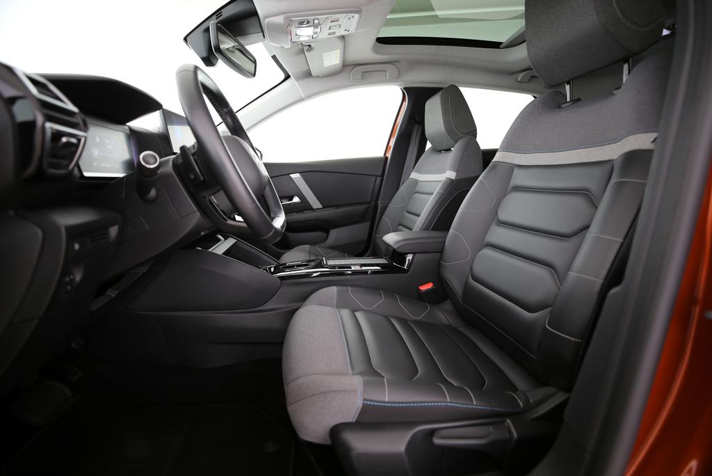 CITROEN C4 1.2 PureTech Shine-image-2