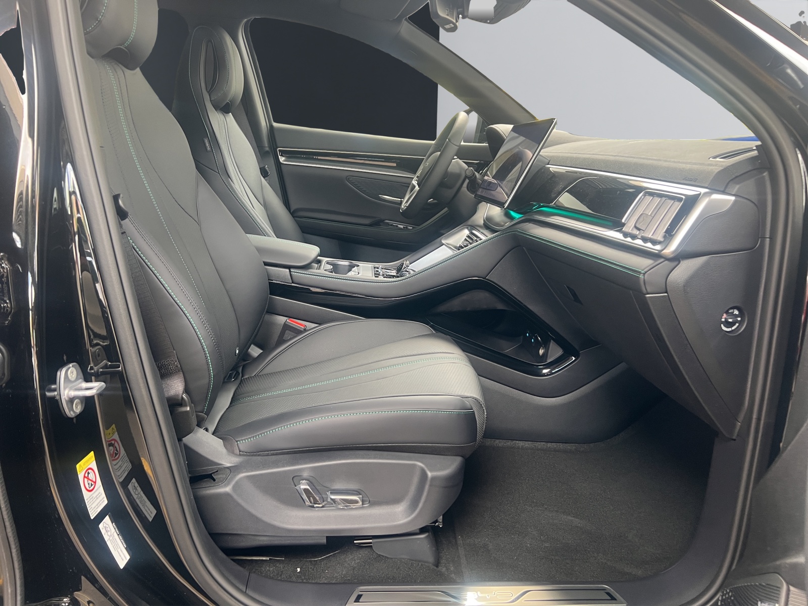 BYD Seal U DM-i Design AWD-image-12