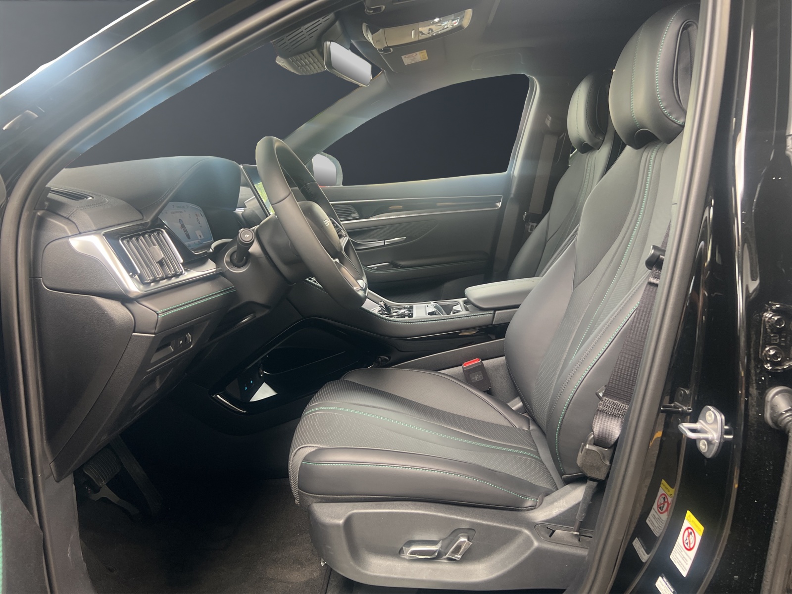 BYD Seal U DM-i Design AWD-image-8