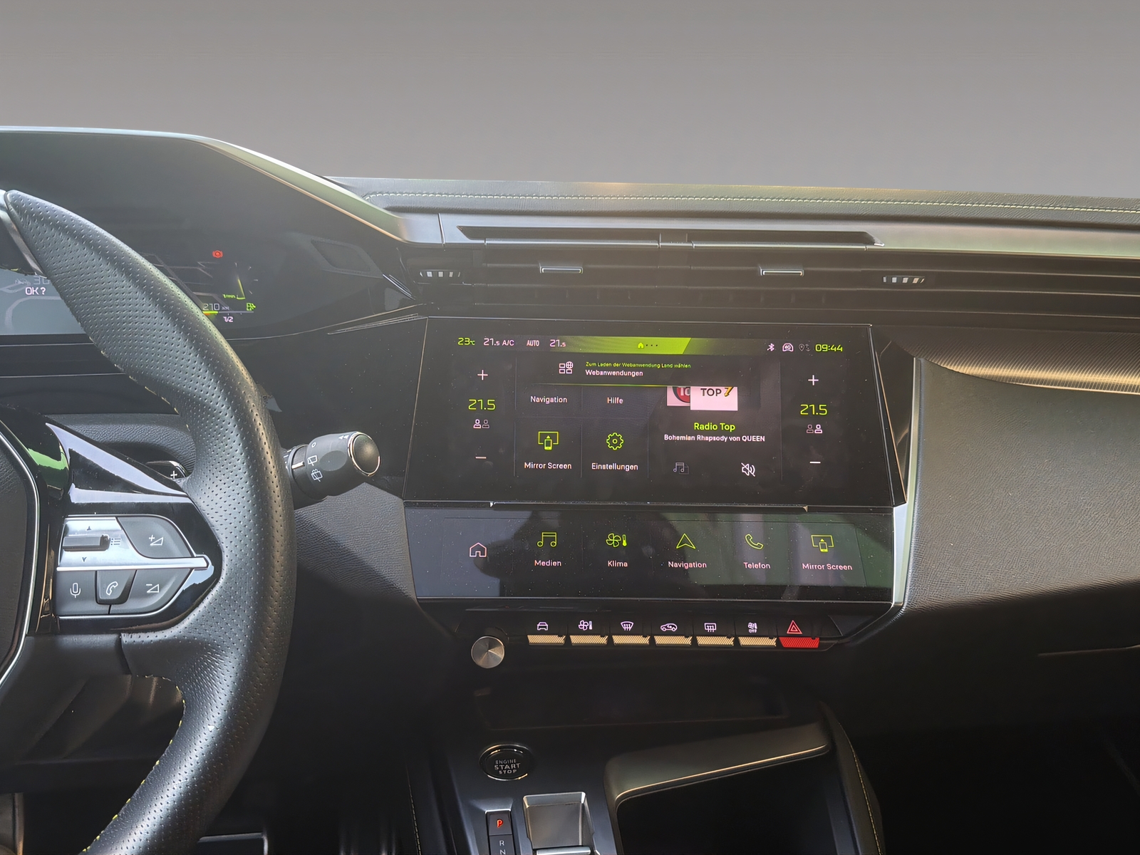 PEUGEOT 308 1.2 PureTech GT Pack-image-11