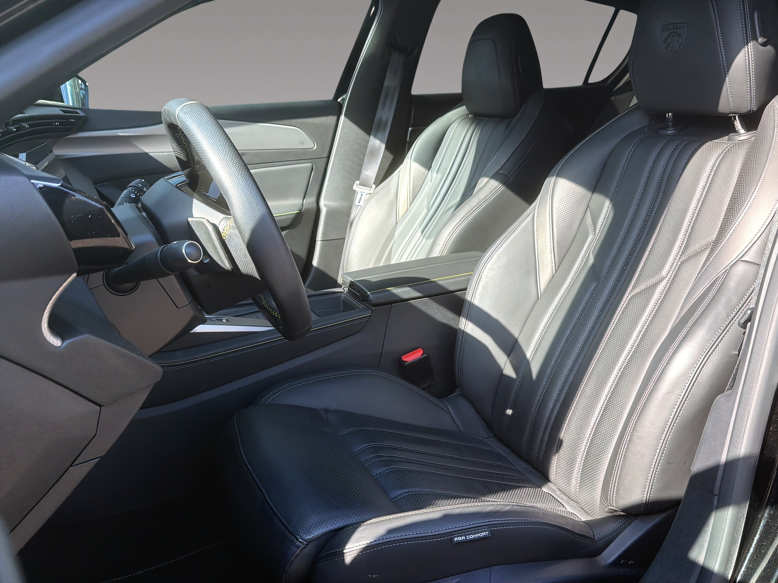 PEUGEOT 308 1.2 PureTech GT Pack-image-4