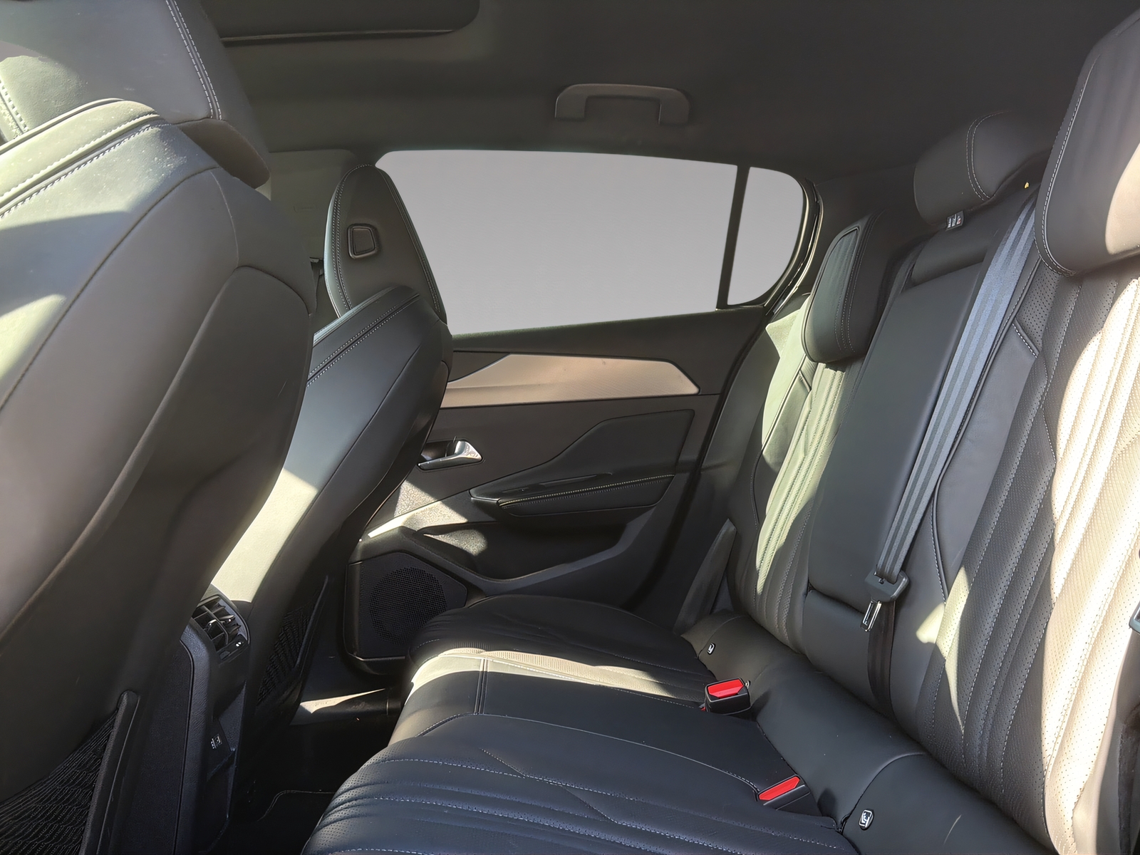 PEUGEOT 308 1.2 PureTech GT Pack-image-15