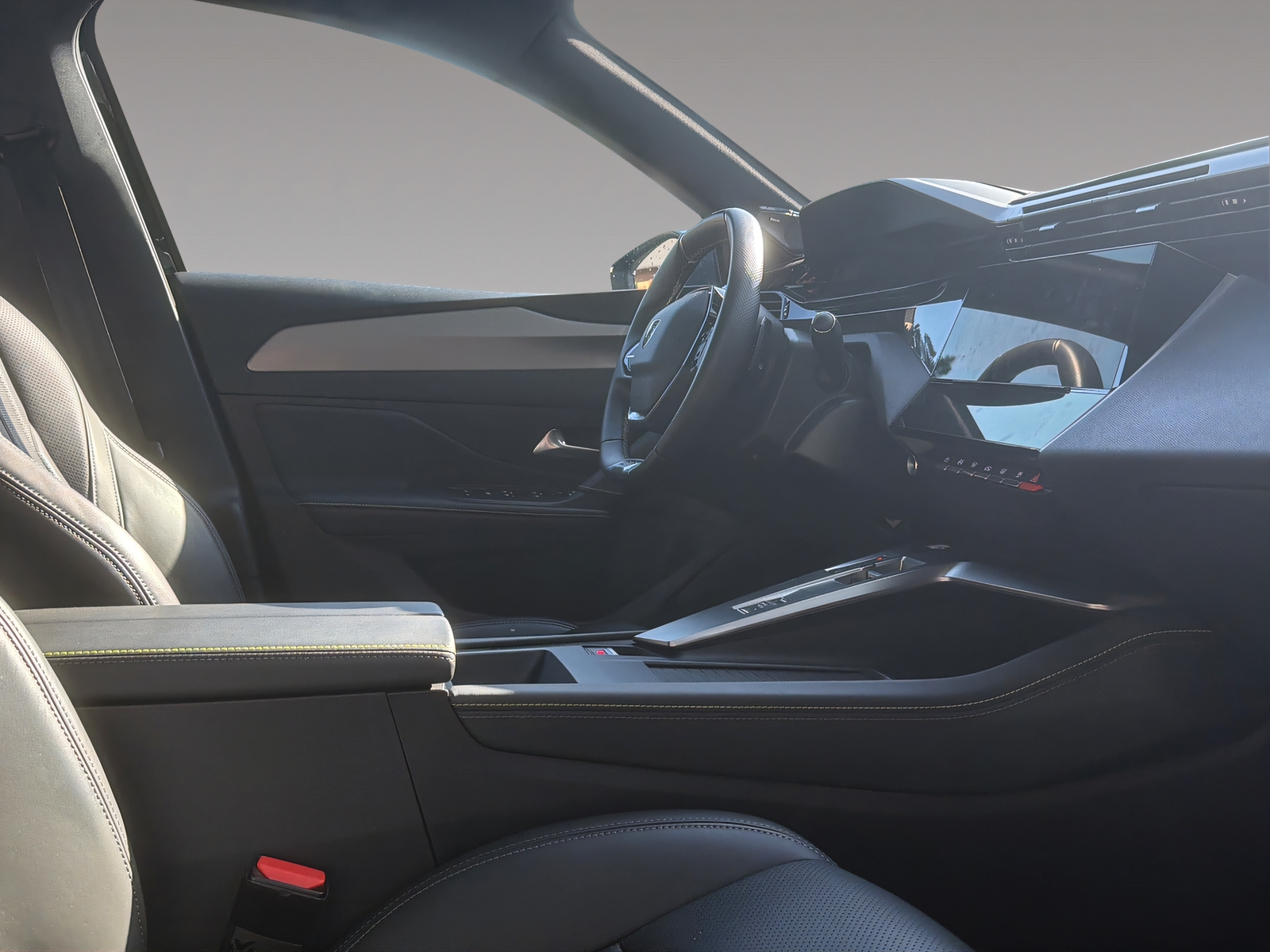 PEUGEOT 308 1.2 PureTech GT Pack-image-10