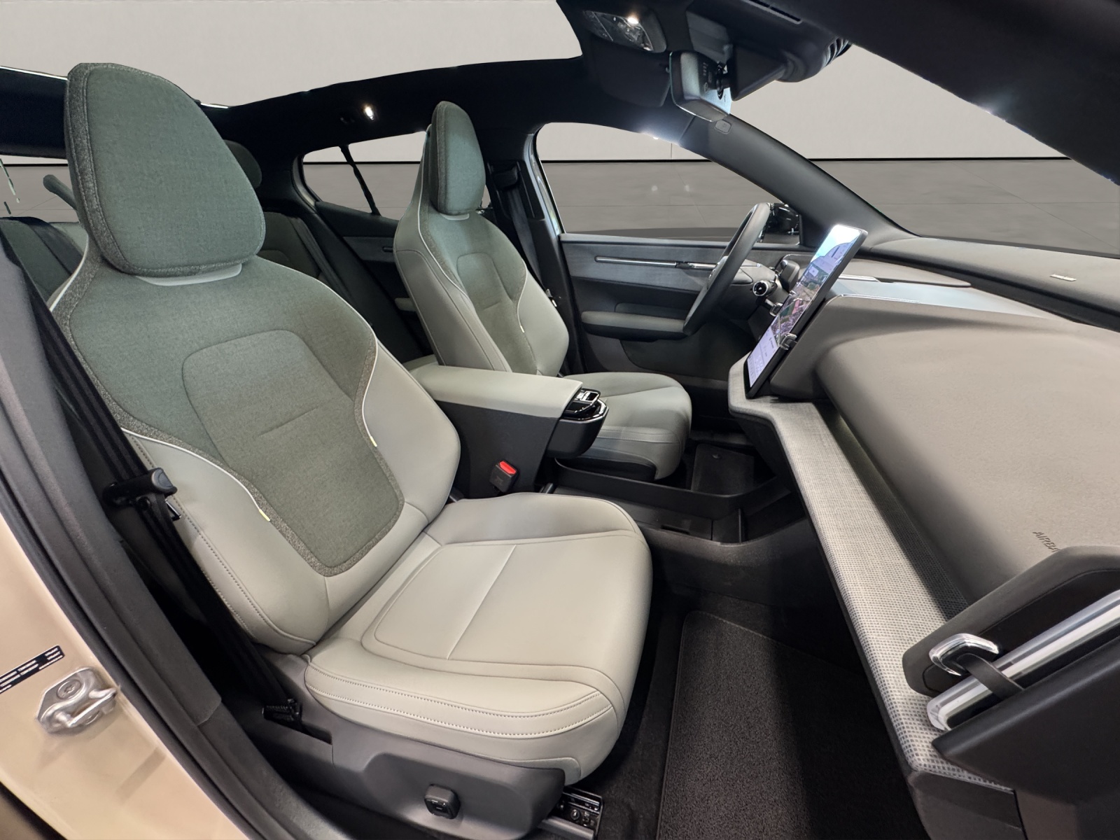 VOLVO EX30 E60 Twin Ultra Performance AWD-image-11