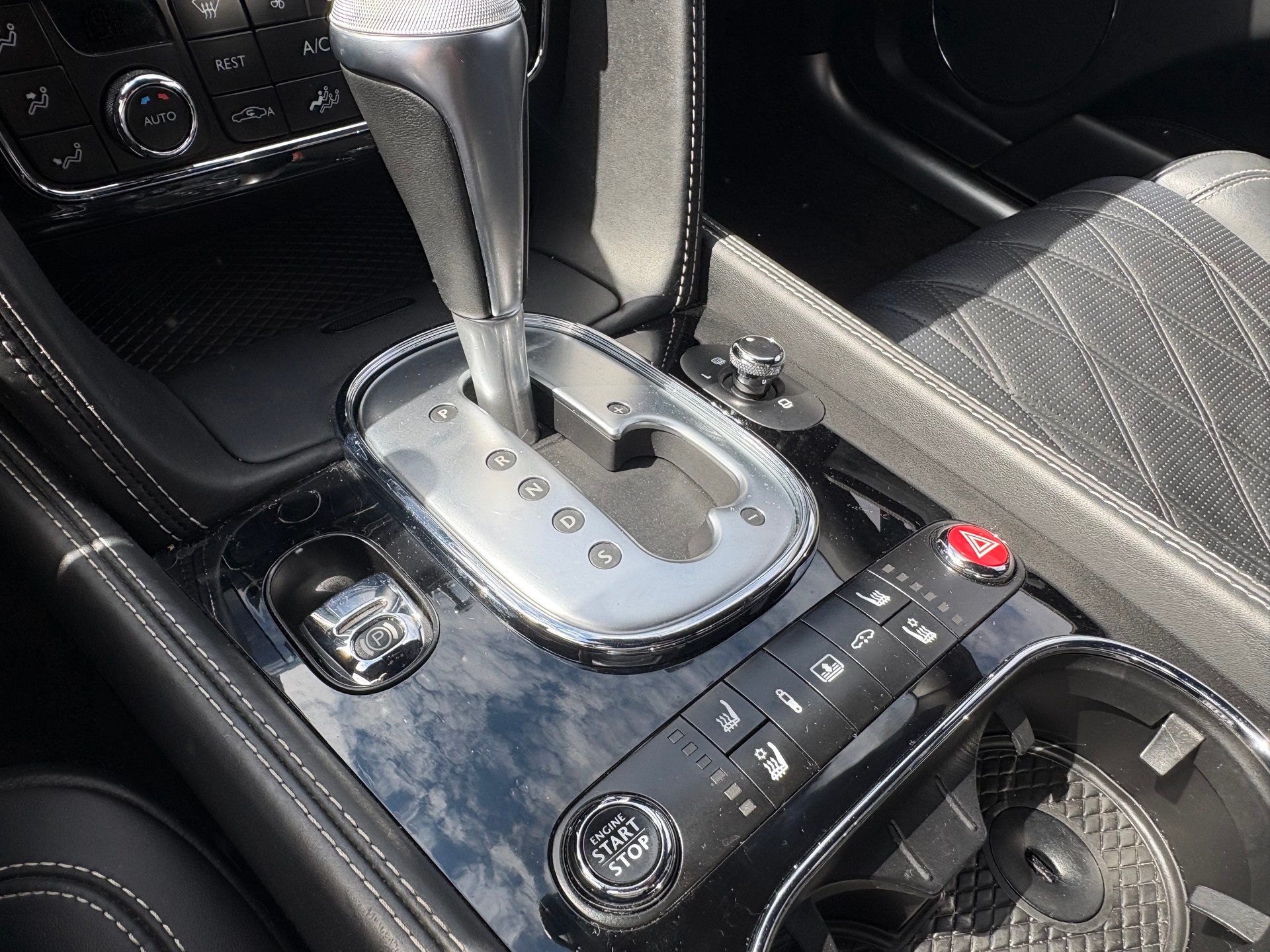 BENTLEY Flying Spur 6.0-image-13