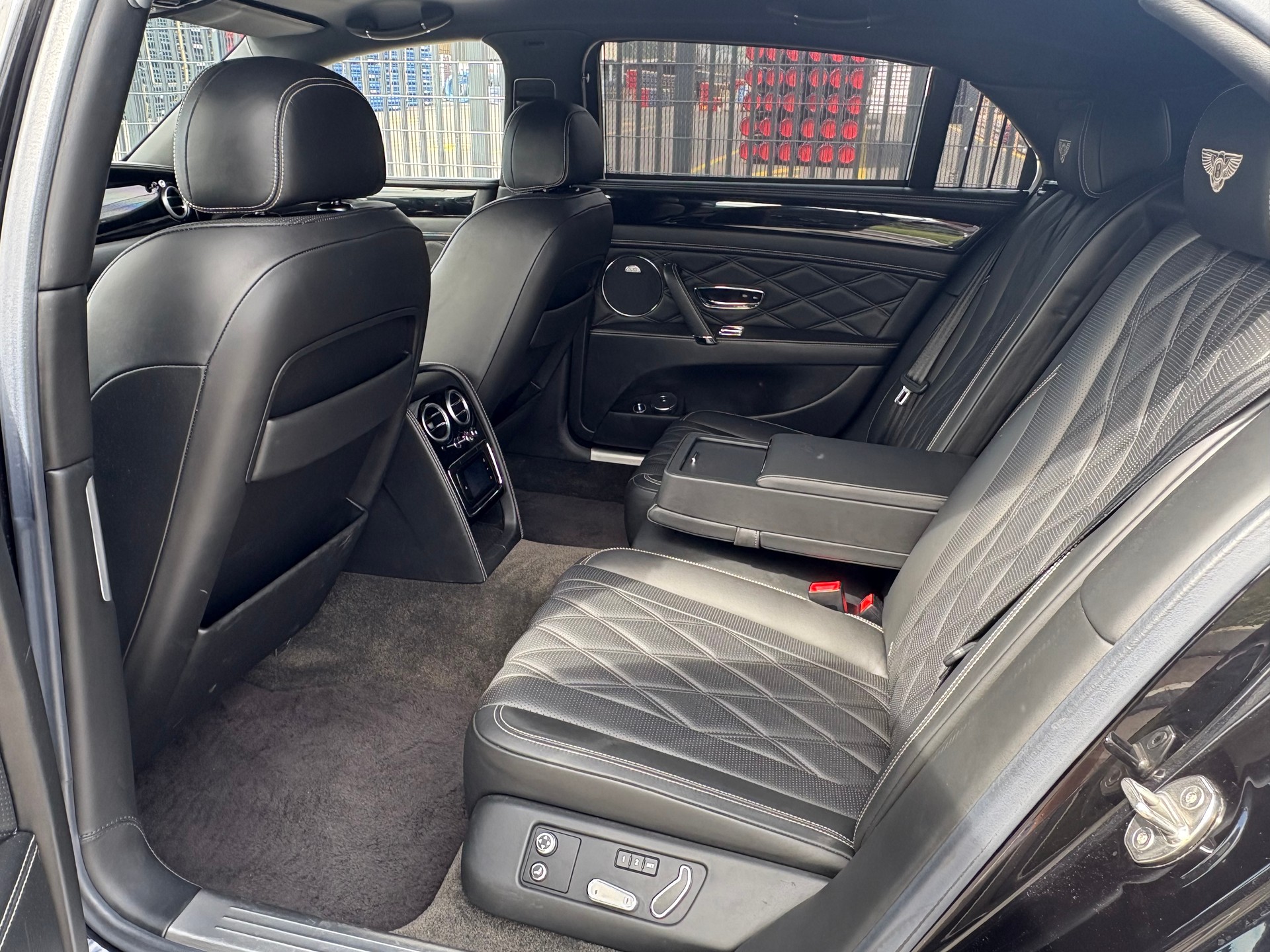 BENTLEY Flying Spur 6.0-image-8