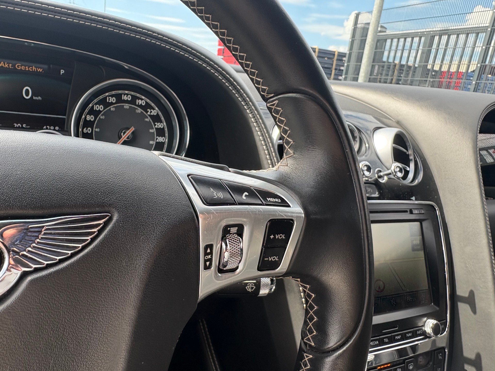 BENTLEY Flying Spur 6.0-image-16
