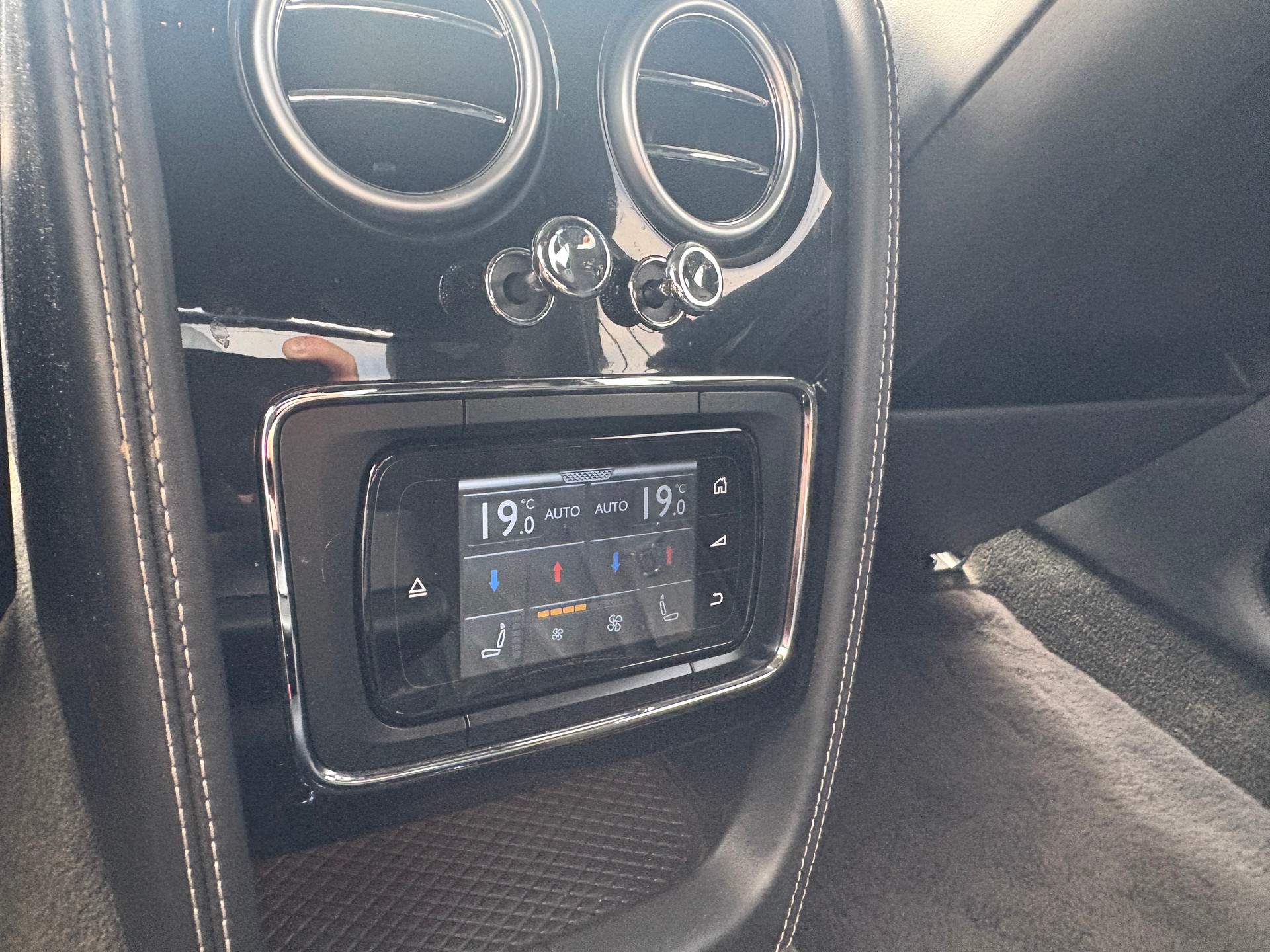 BENTLEY Flying Spur 6.0-image-9