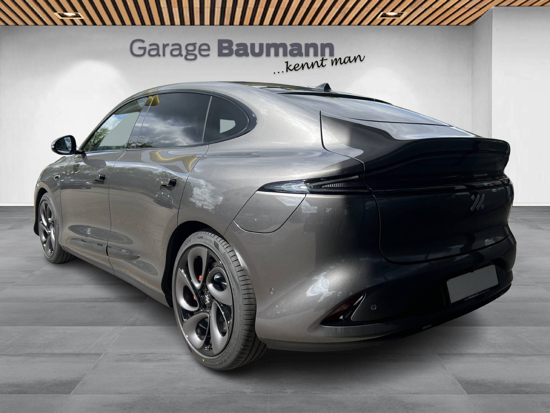 MG IM6 100 kWh Performance 21 4WD-image-3