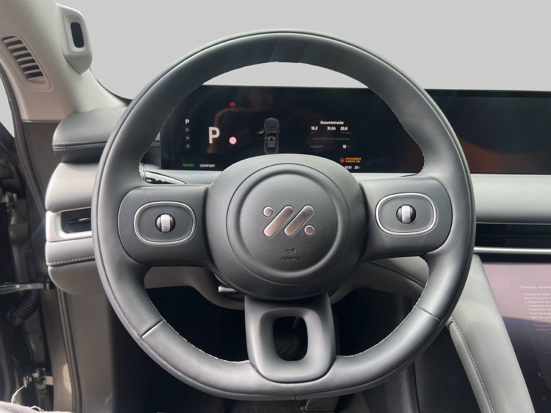 MG IM6 100 kWh Performance 21 4WD-image-6