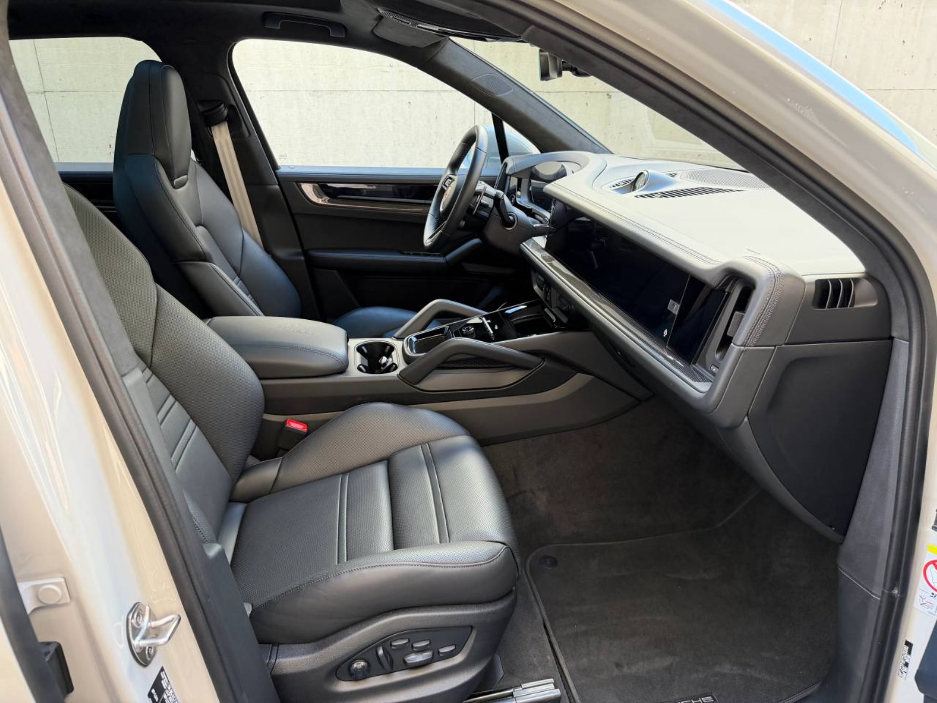 PORSCHE Cayenne GTS-image-18