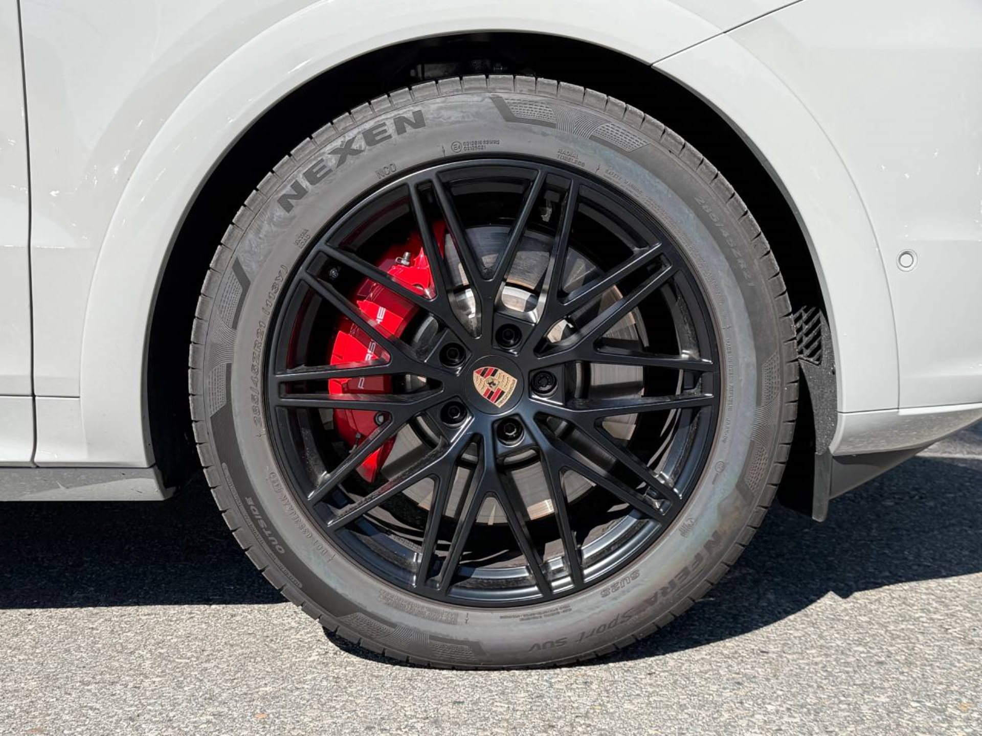 PORSCHE Cayenne GTS-image-10