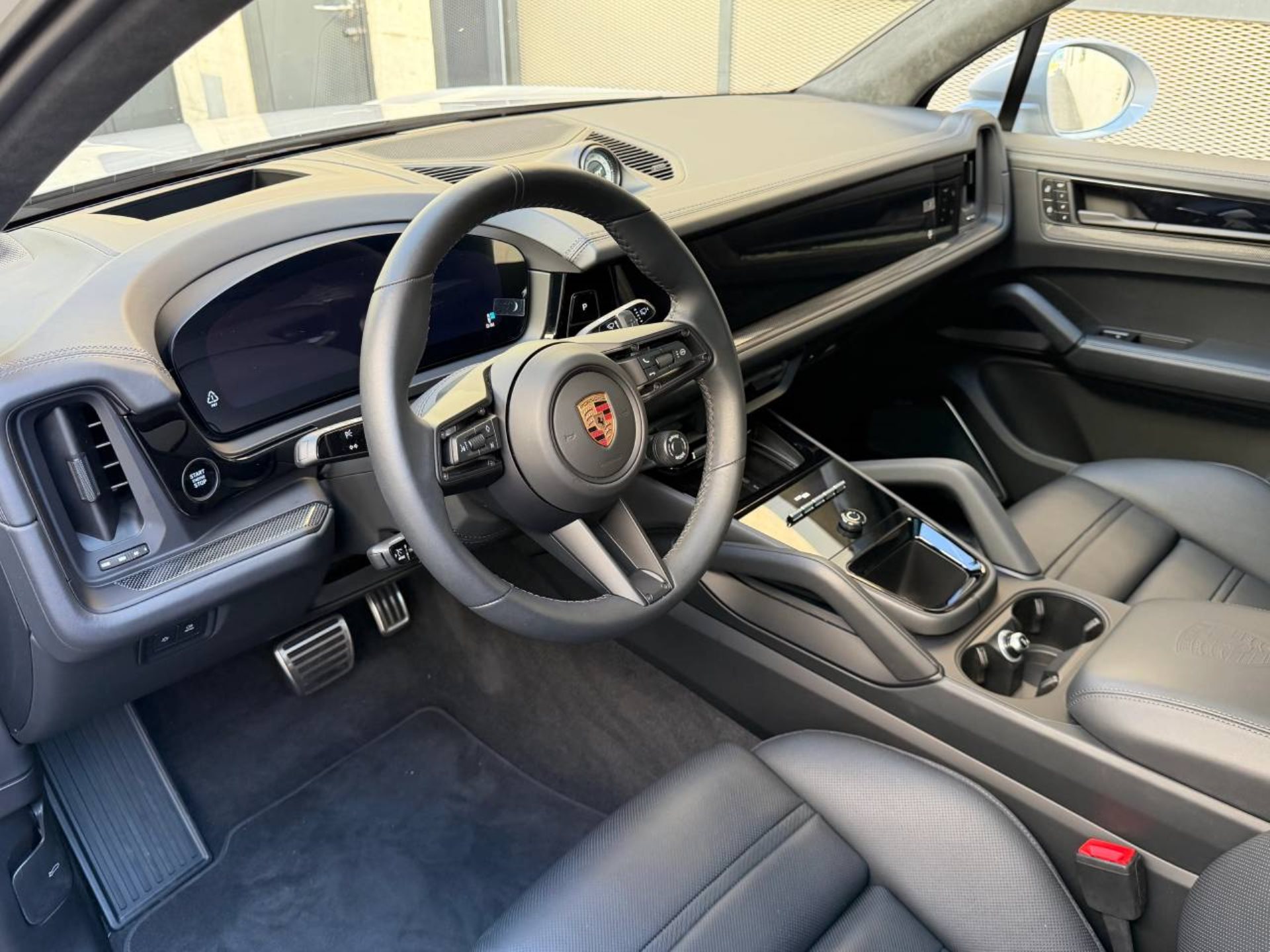 PORSCHE Cayenne GTS-image-3