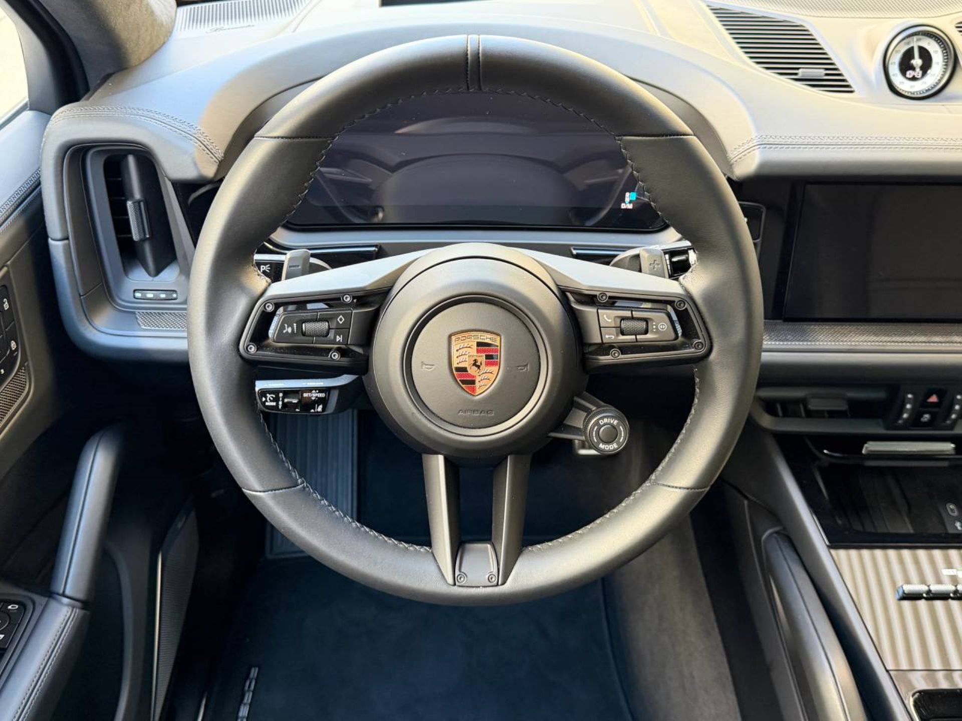 PORSCHE Cayenne GTS-image-14