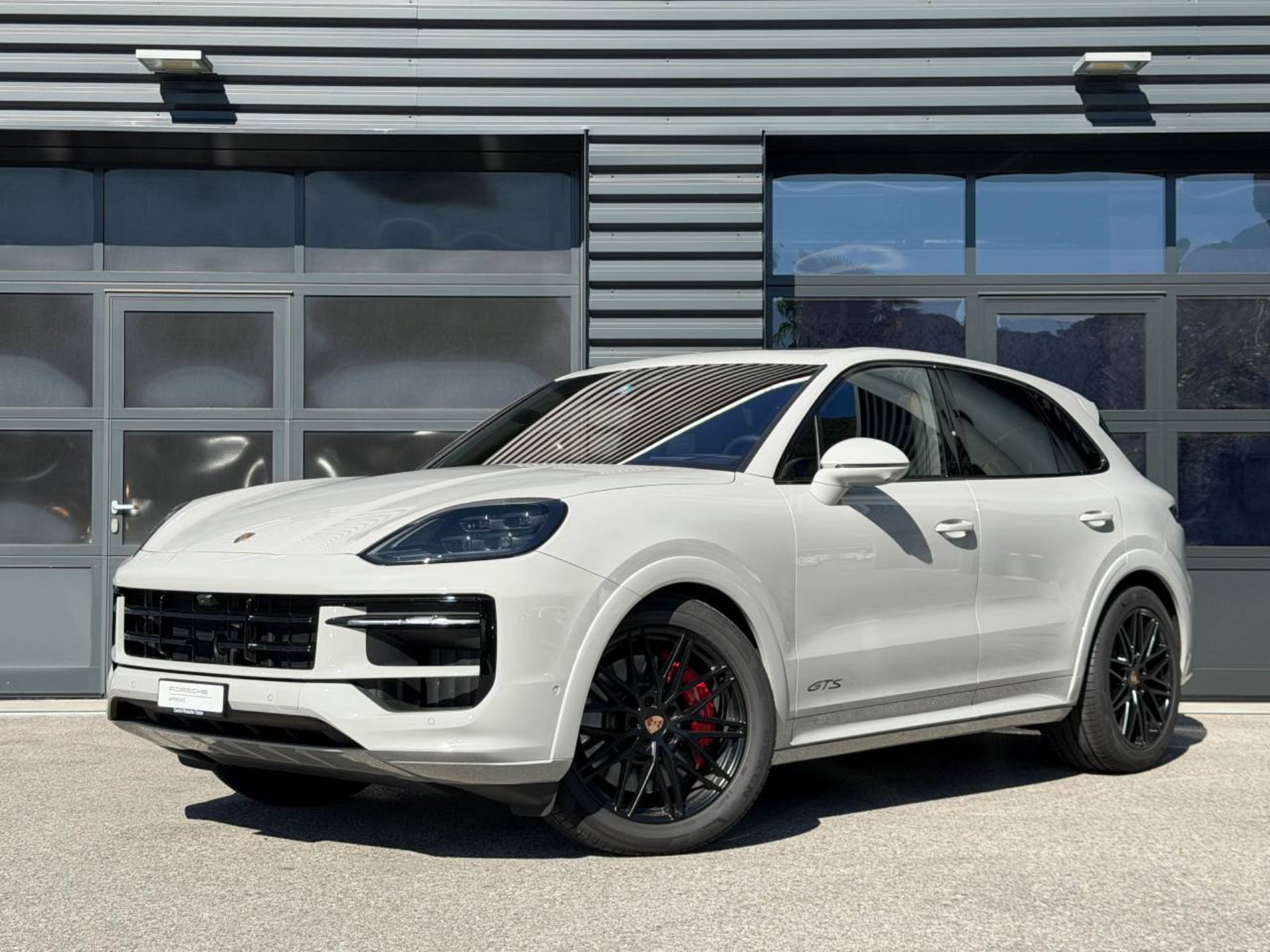 PORSCHE Cayenne GTS-image-0