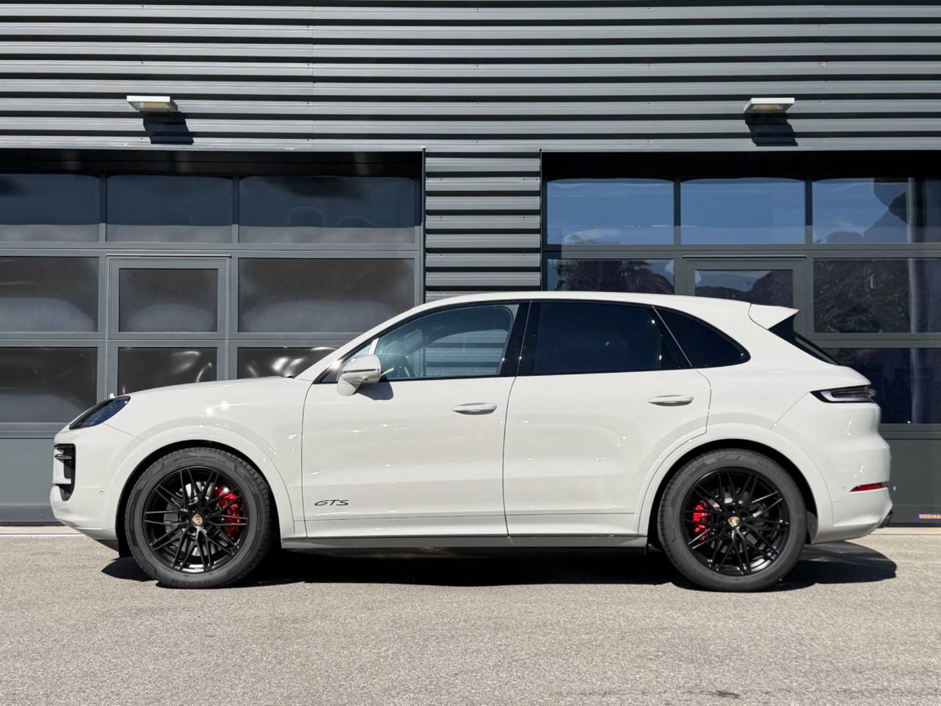 PORSCHE Cayenne GTS-image-1