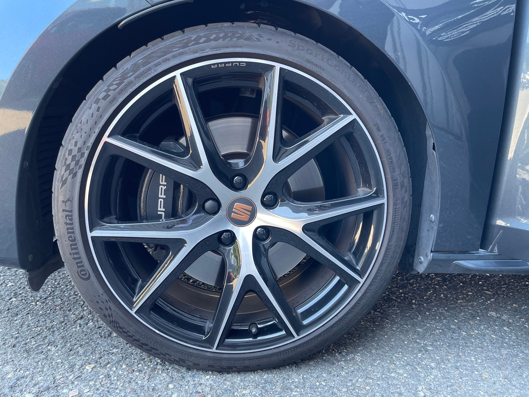 SEAT Leon ST 2.0 TSI Swiss Cupra 300 4 Drive DSG-image-8