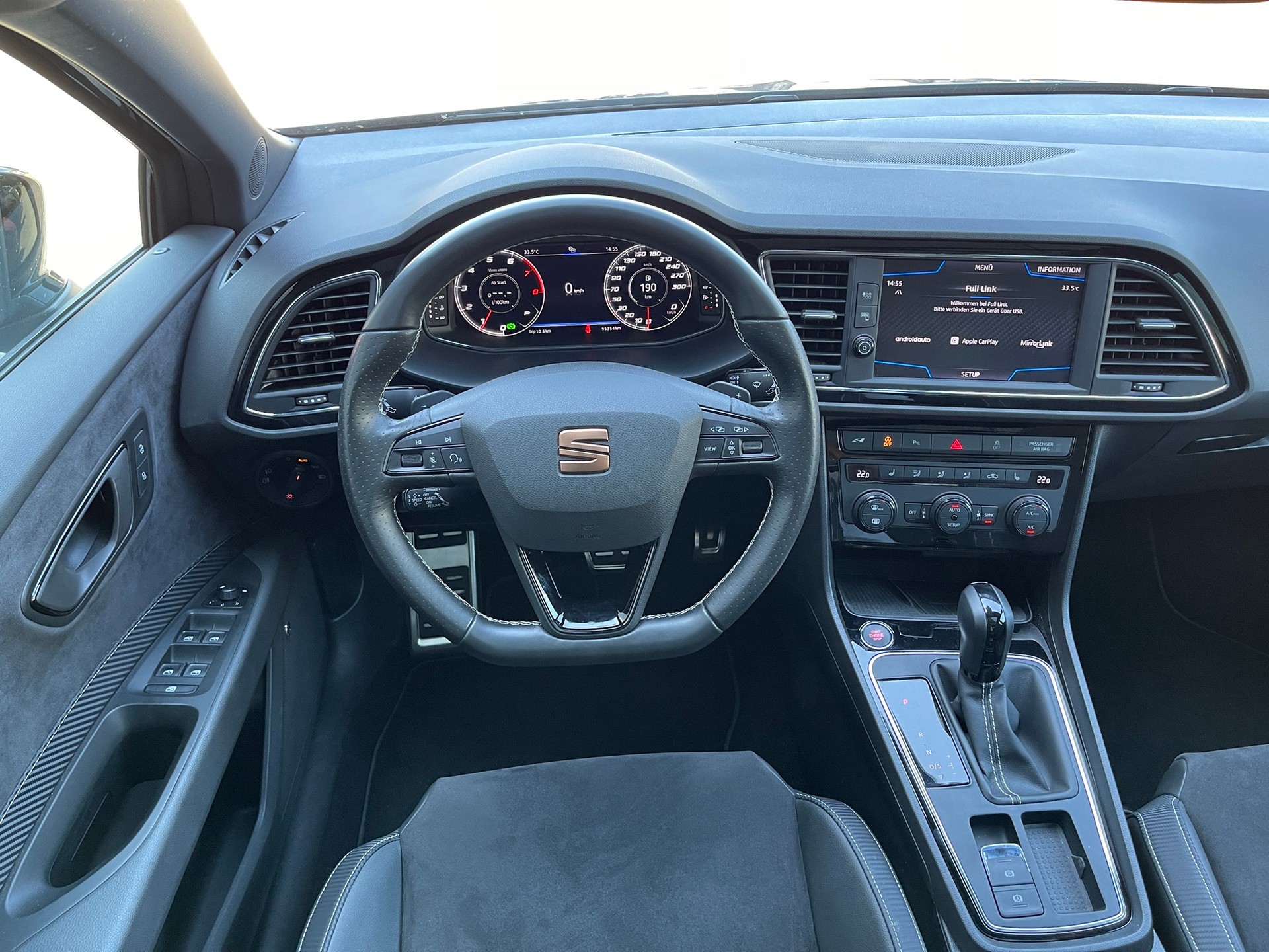 SEAT Leon ST 2.0 TSI Swiss Cupra 300 4 Drive DSG-image-6