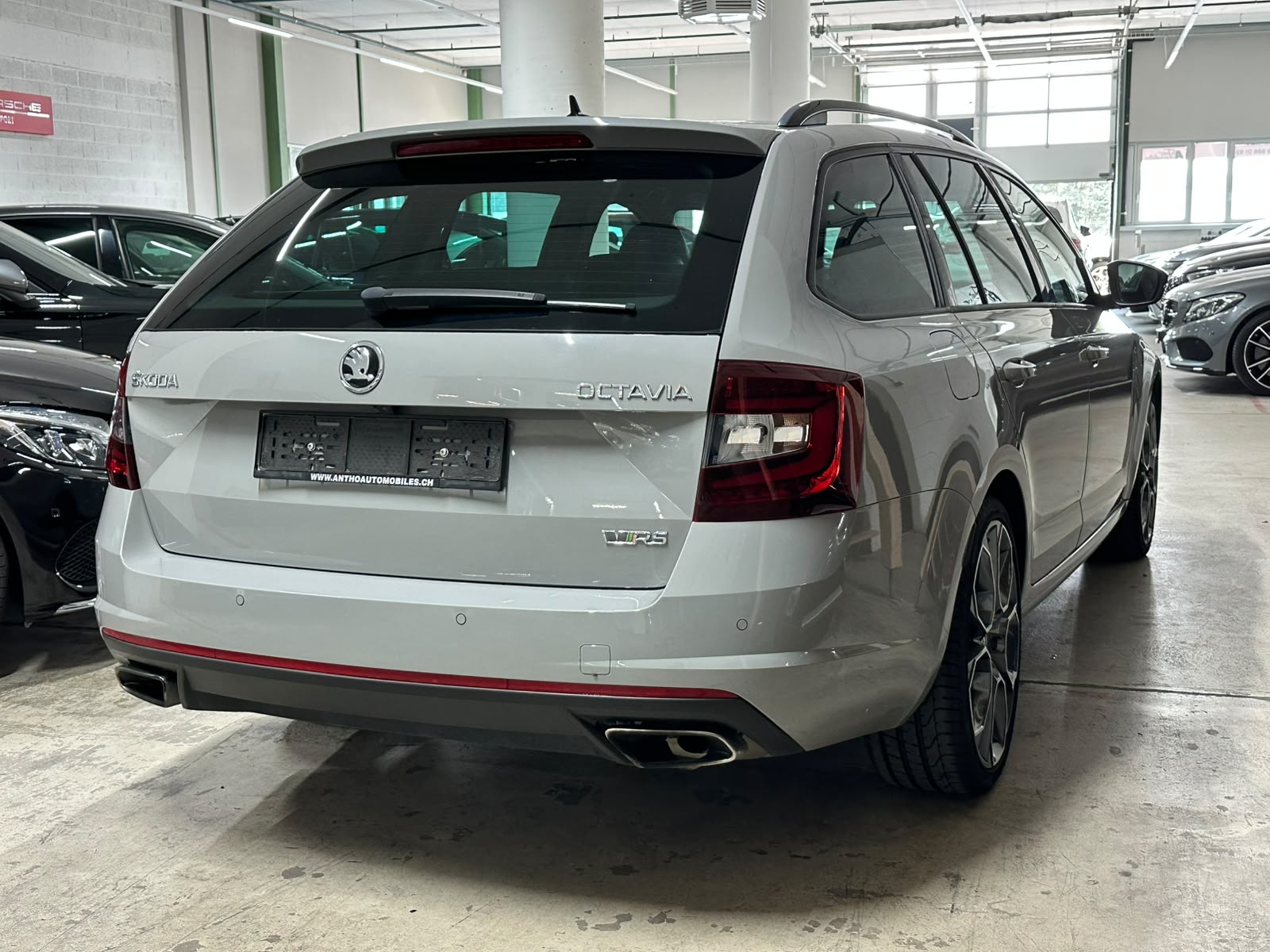 SKODA Octavia Combi 2.0 TSI RS DSG-image-3