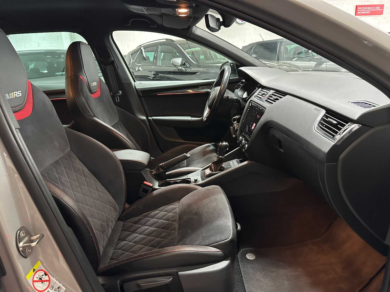 SKODA Octavia Combi 2.0 TSI RS DSG-image-7