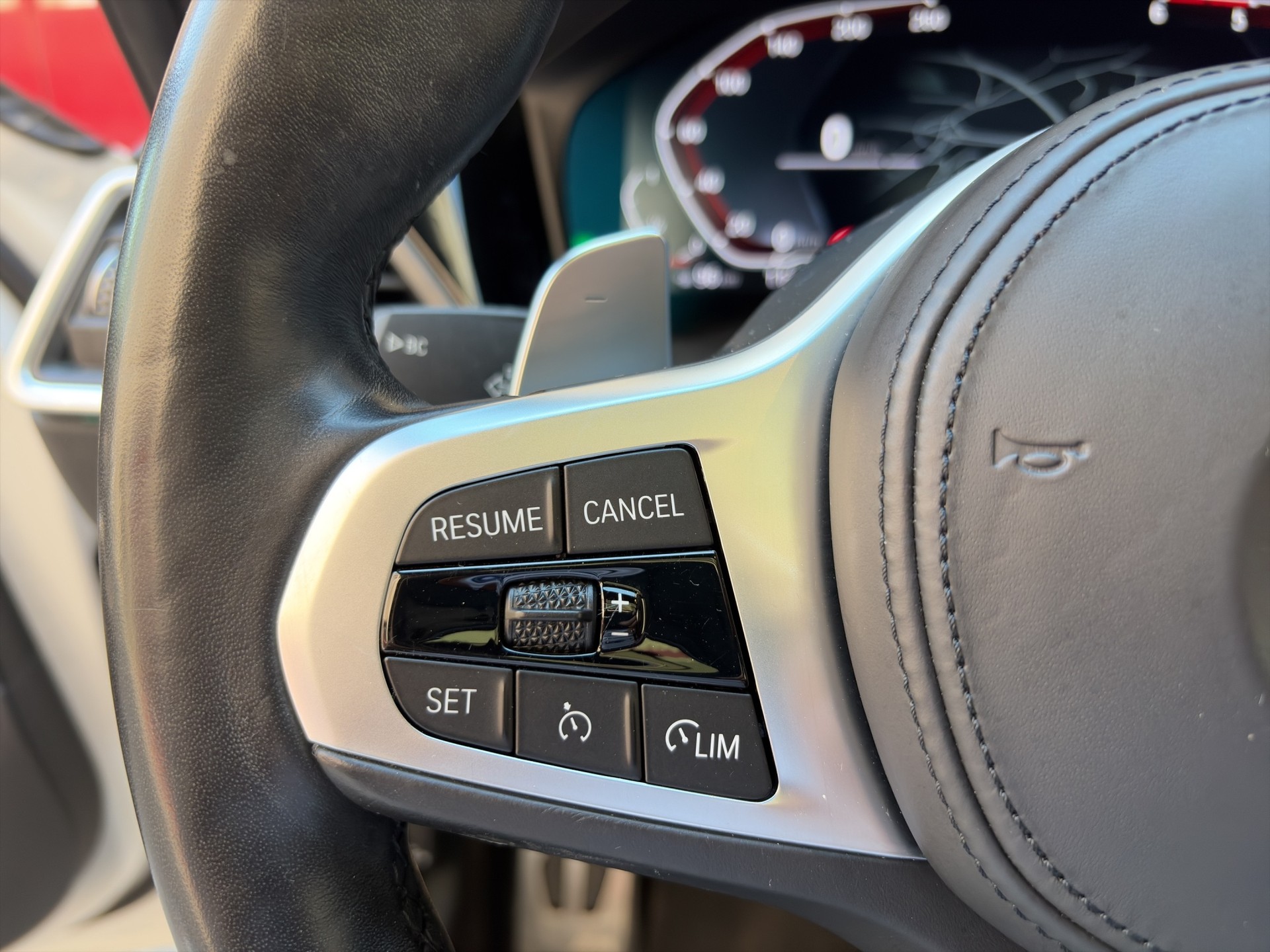 BMW 330d xDrive 48V Touring M Sport Steptronic-image-15