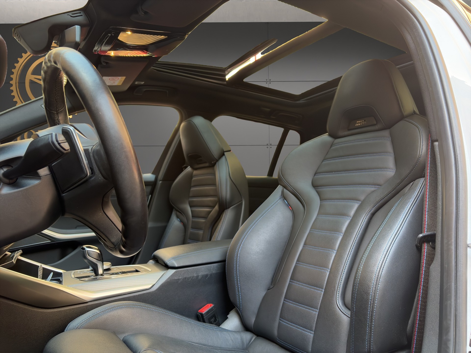 BMW 330d xDrive 48V Touring M Sport Steptronic-image-11