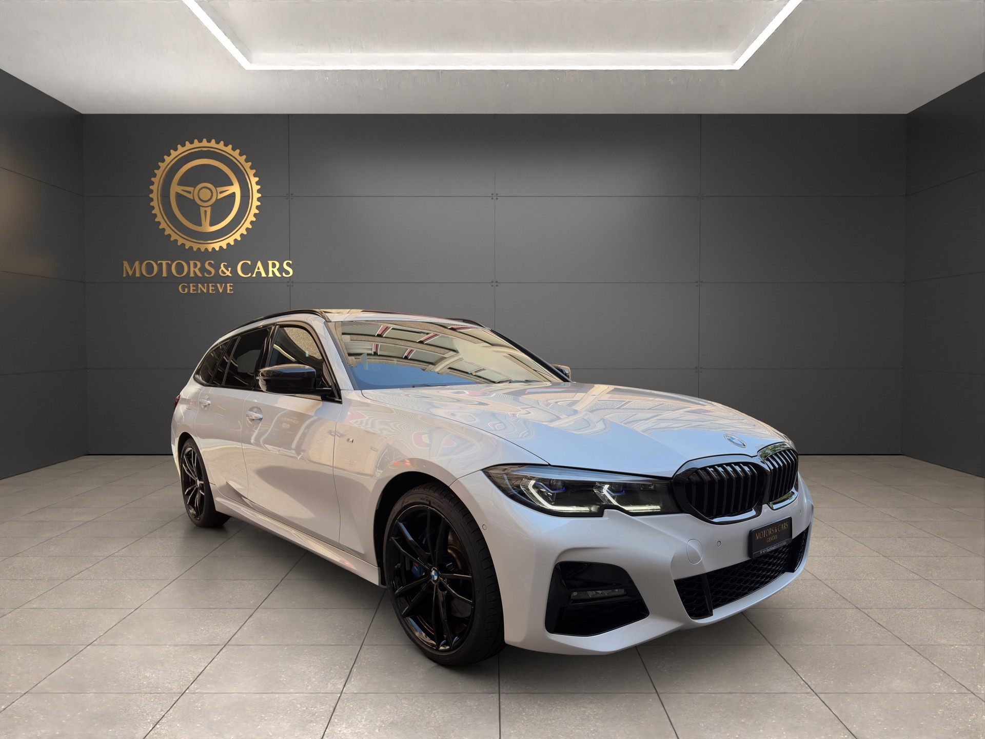 BMW 330d xDrive 48V Touring M Sport Steptronic-image-1
