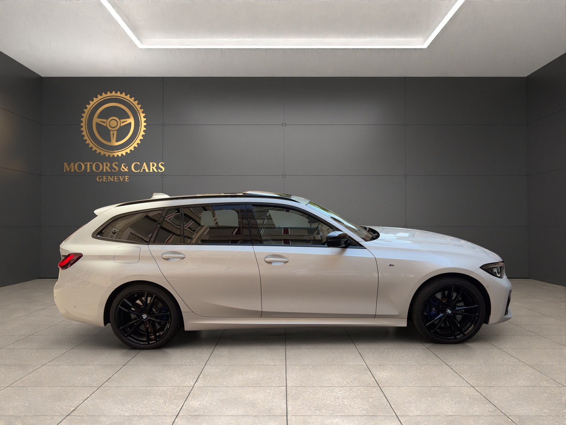 BMW 330d xDrive 48V Touring M Sport Steptronic-image-4