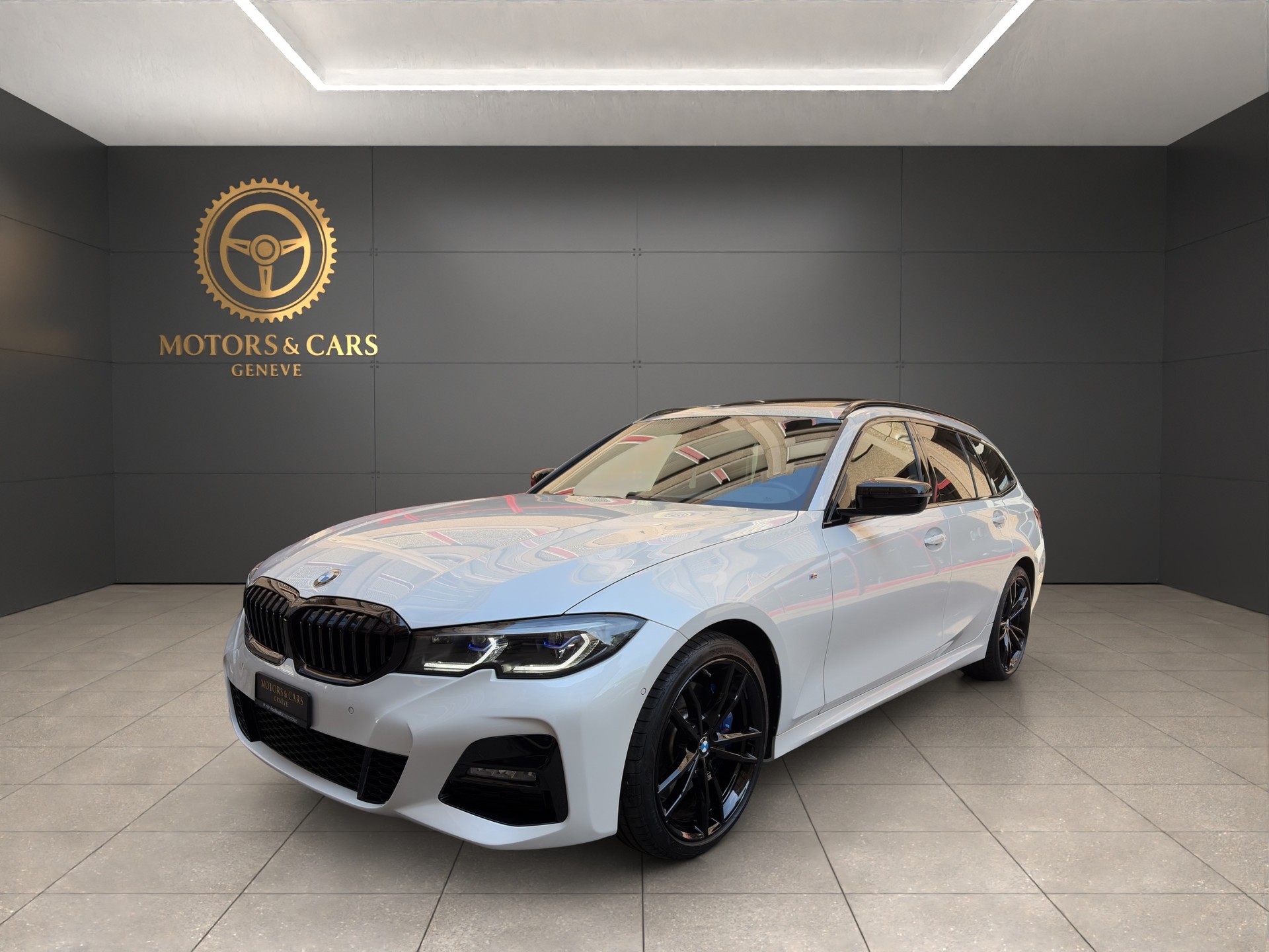 BMW 330d xDrive 48V Touring M Sport Steptronic-image-0