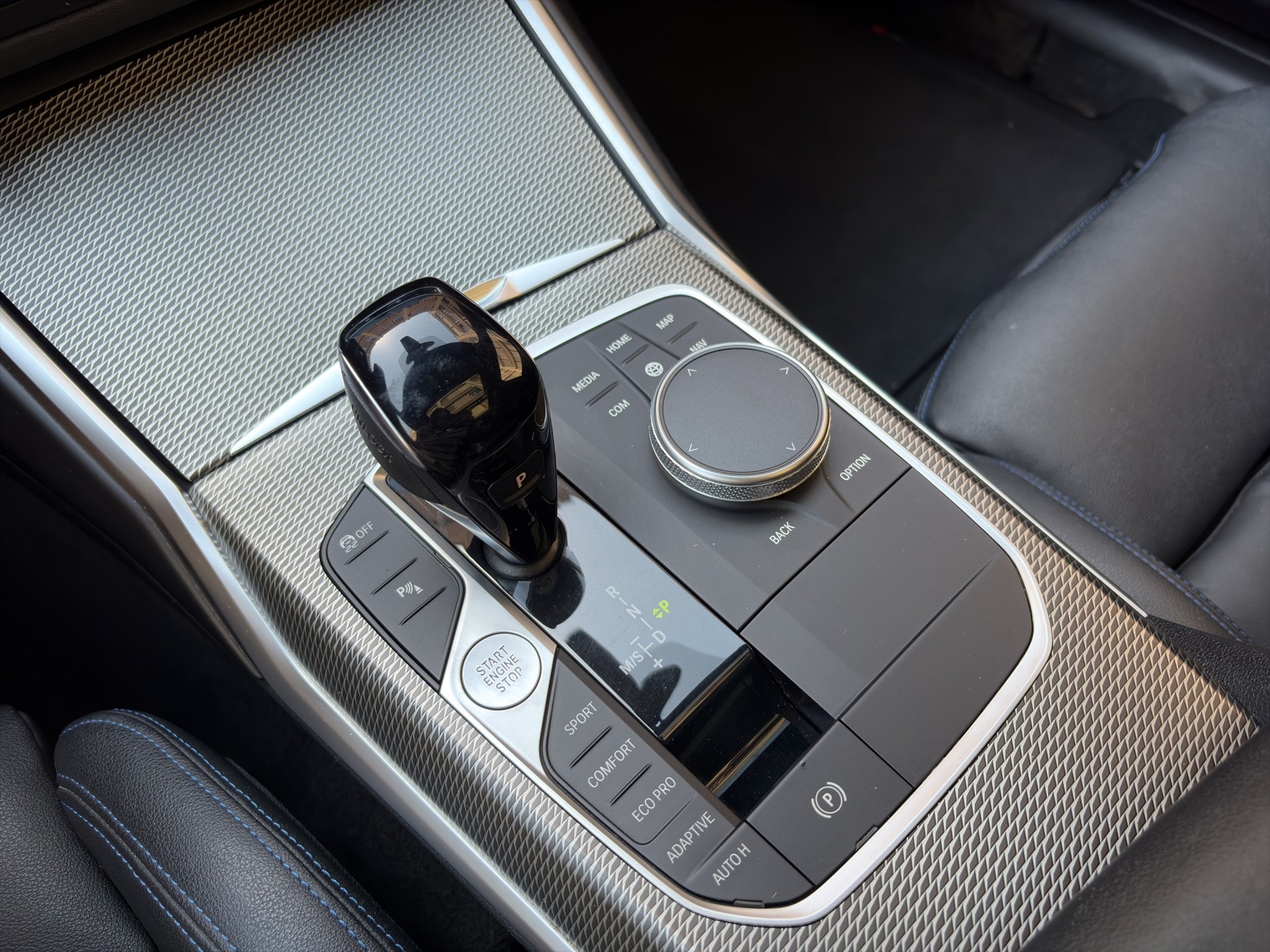 BMW 330d xDrive 48V Touring M Sport Steptronic-image-26