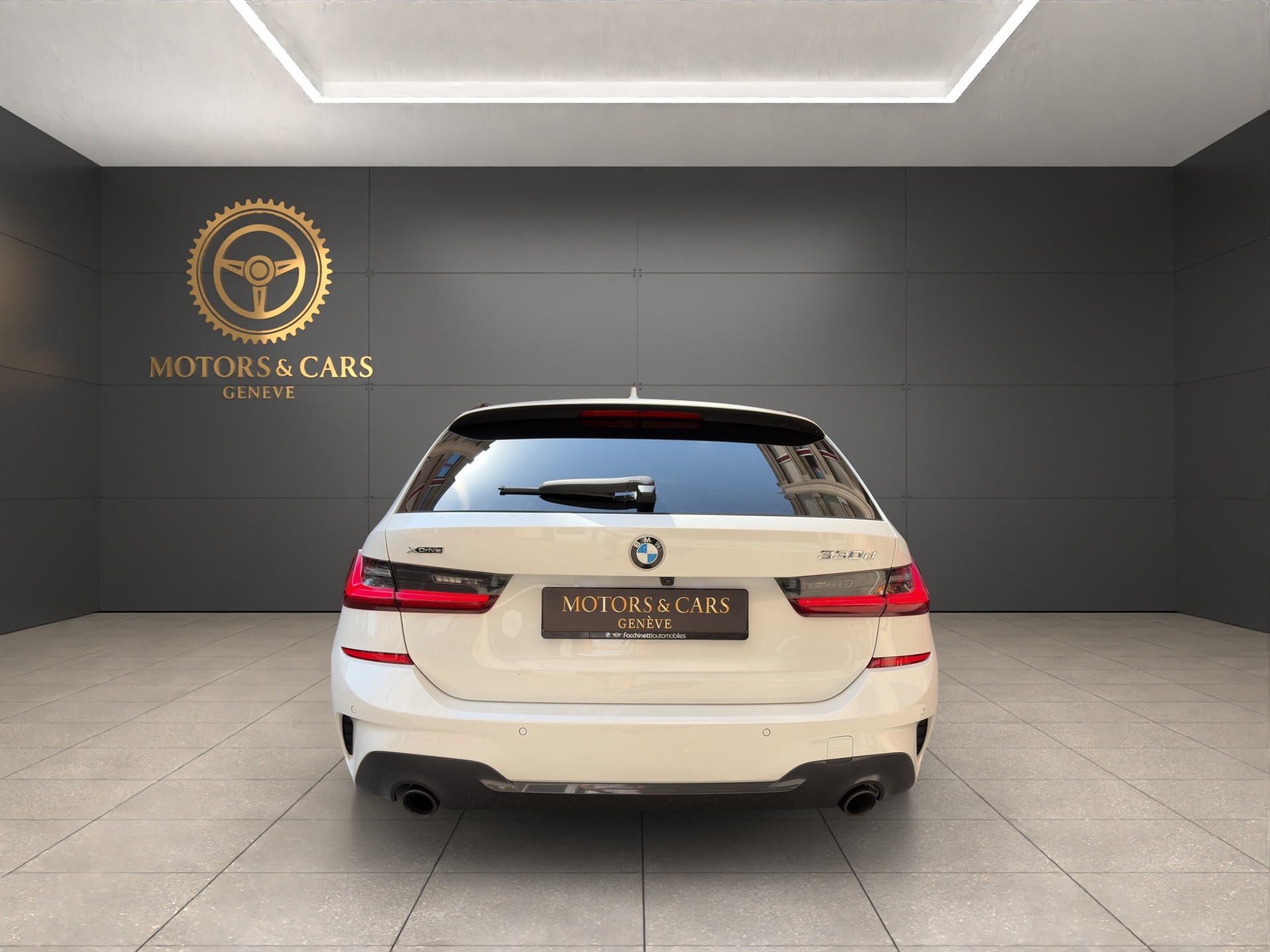 BMW 330d xDrive 48V Touring M Sport Steptronic-image-3