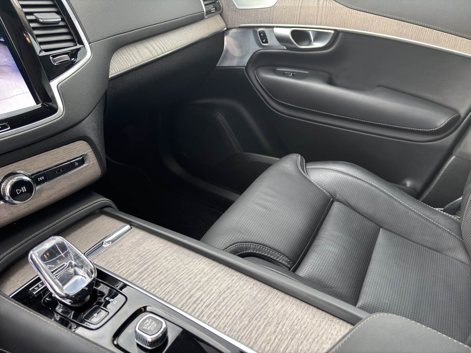 VOLVO XC90 2.0 T8 TE Ultimate Dark 7P. eAWD-image-6