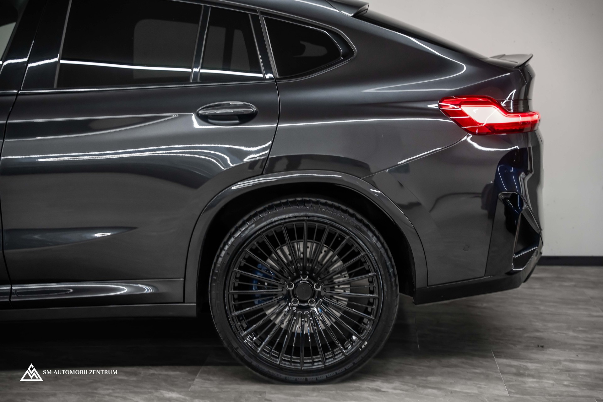 BMW X4 M Competition / Head-Up / Sitzbelüftung / Carbon Fibre-image-8