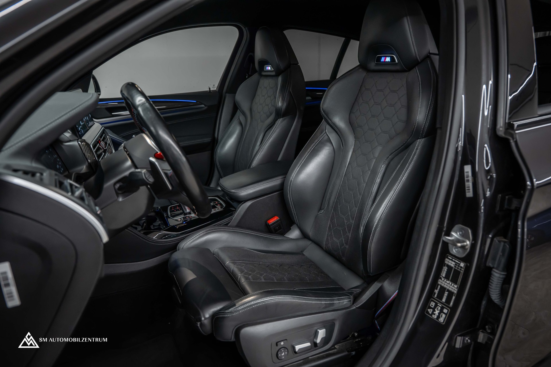 BMW X4 M Competition / Head-Up / Sitzbelüftung / Carbon Fibre-image-18