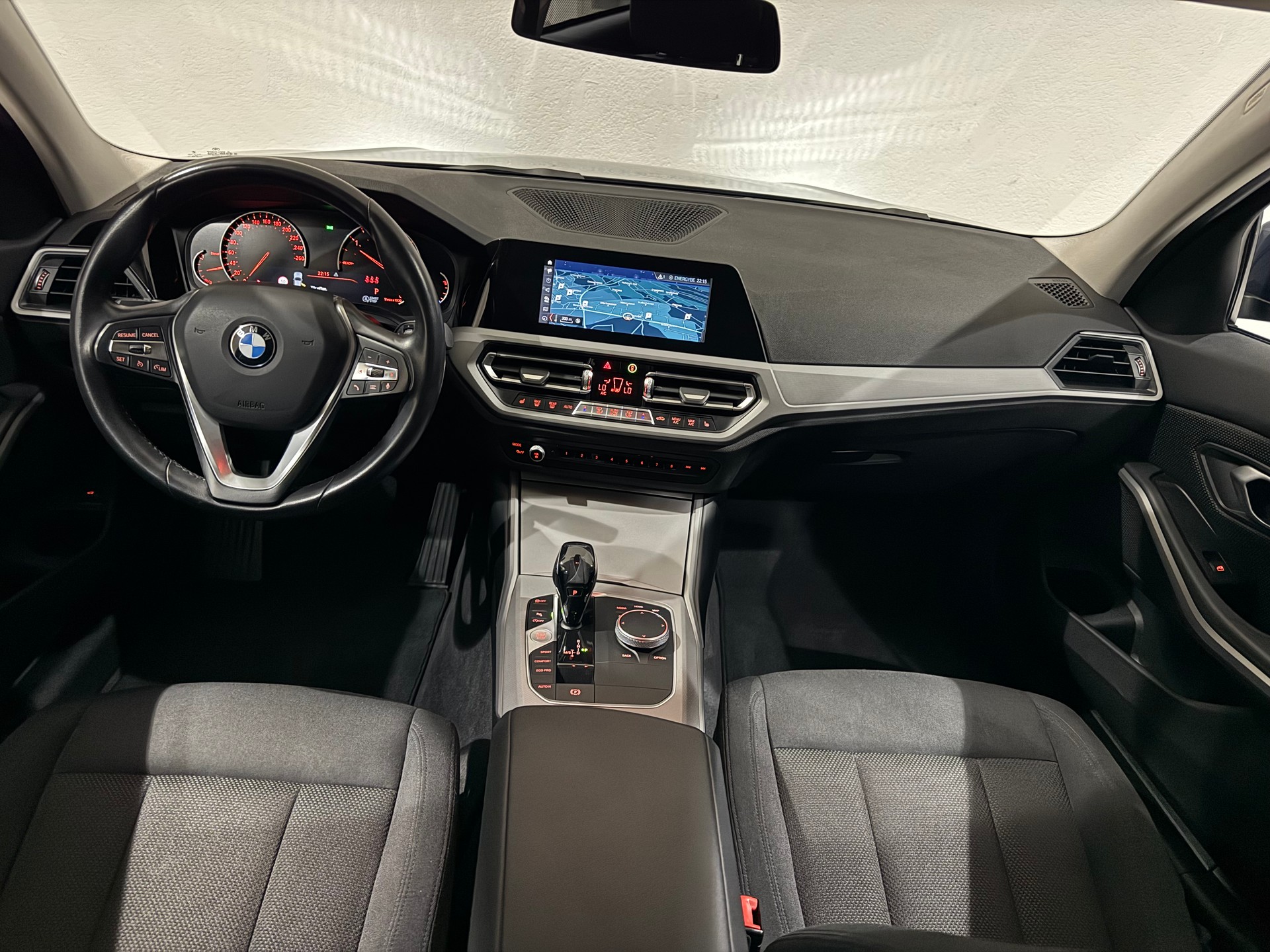 BMW 320d xDrive Touring Steptronic | 1.Hand | CH |-image-12