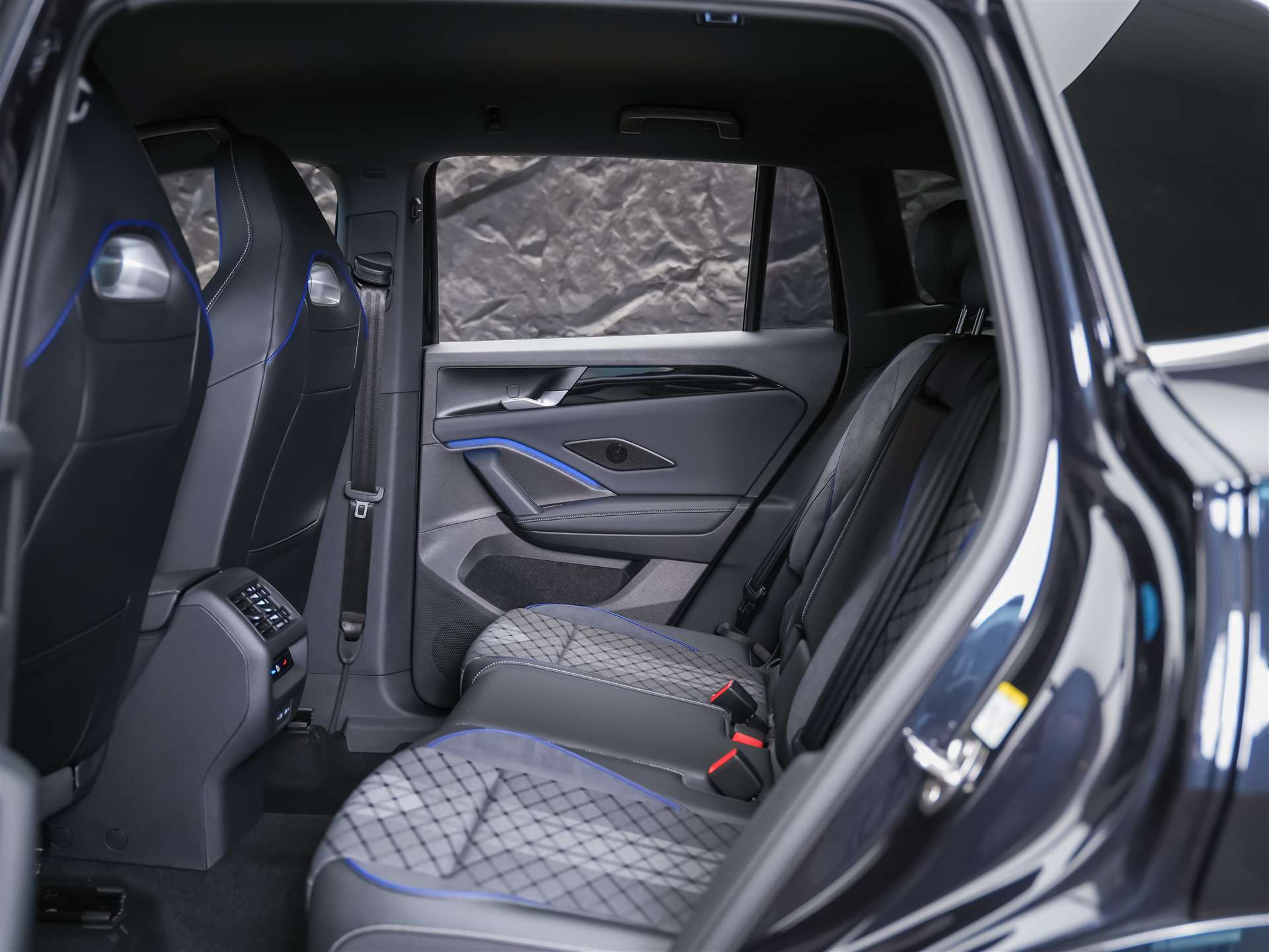 VW Tiguan 1.5 TSI evo2 mHEV R-Line DSG *Abstandsregler*Massage*Lenkradheizung*-image-12
